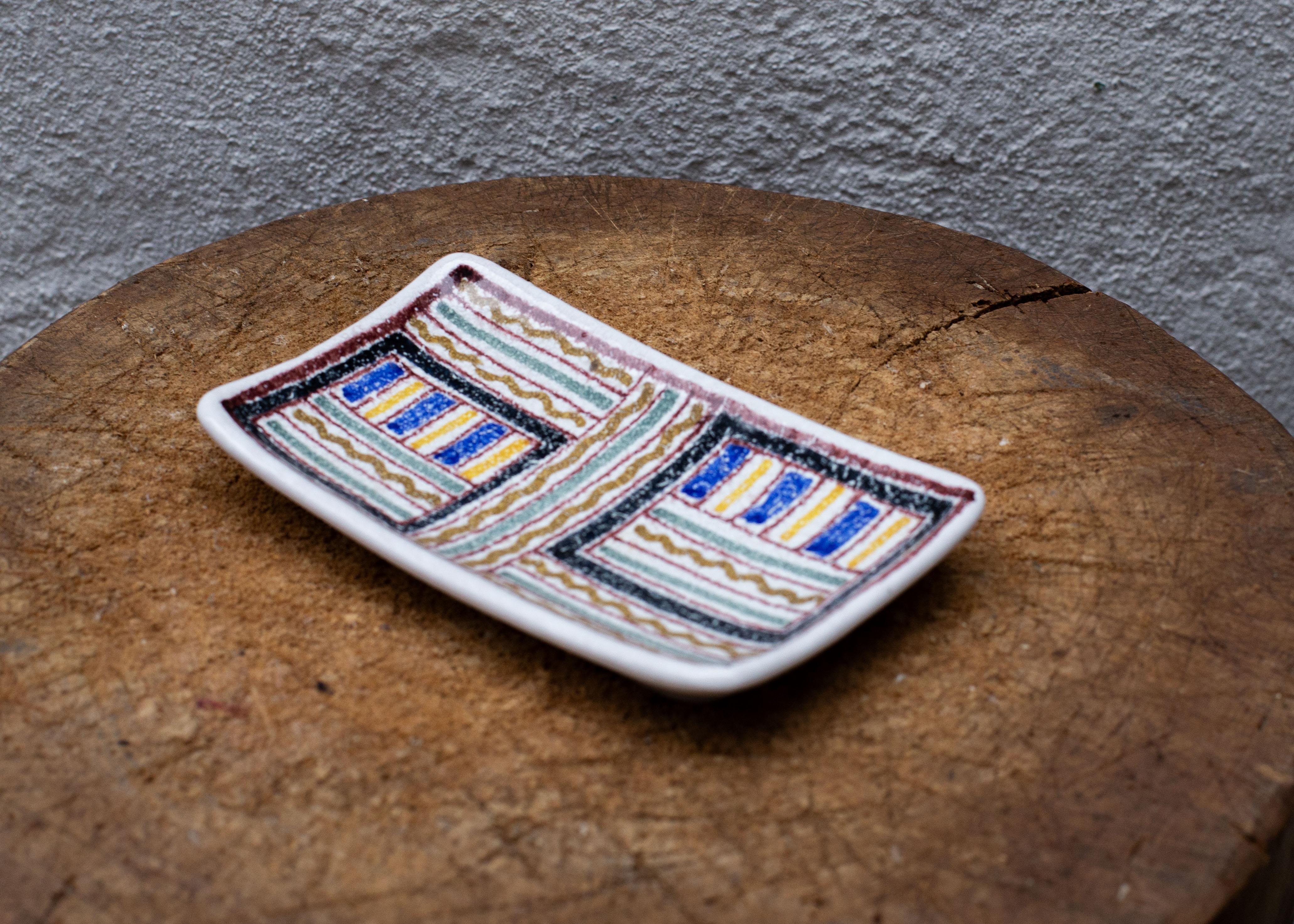 italien Assiette/Vide Poche en céramique émaillée dans le style de Guido Gambone, Italie, c.C. 1960 en vente