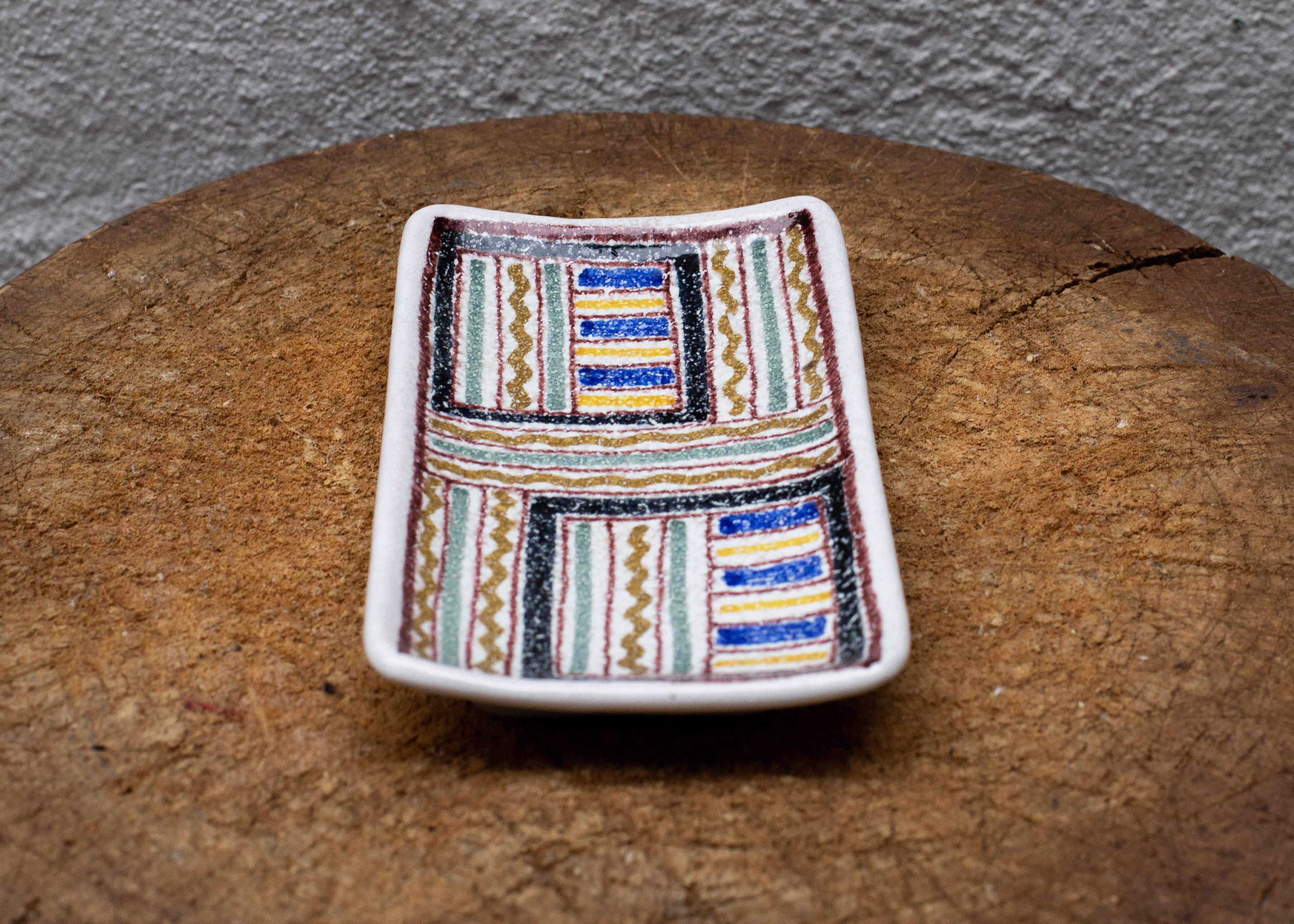 Vernissé Assiette/Vide Poche en céramique émaillée dans le style de Guido Gambone, Italie, c.C. 1960 en vente