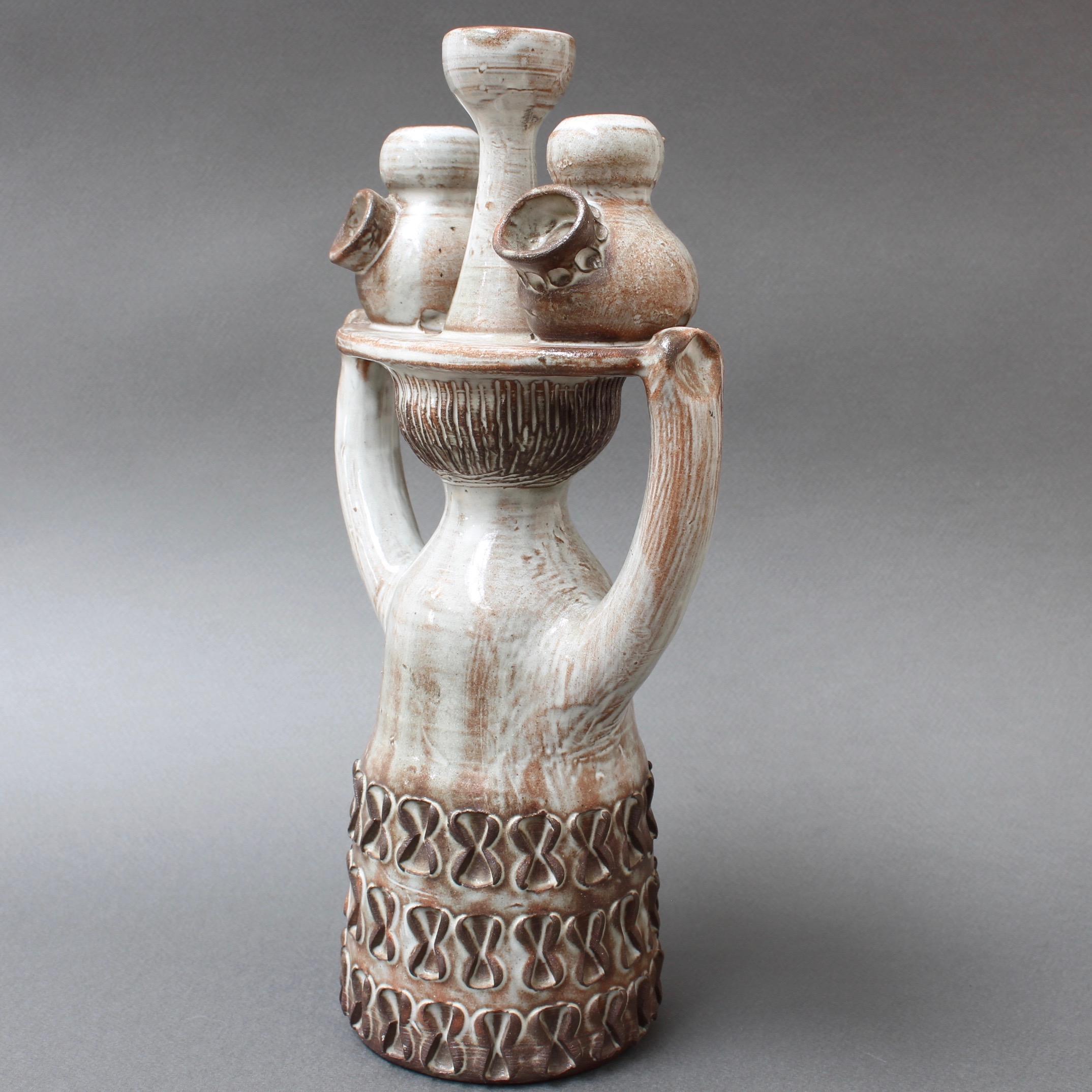 Français Porteuse de poterie en céramique émaillée de Jacques Pouchain / Atelier Dieulefit