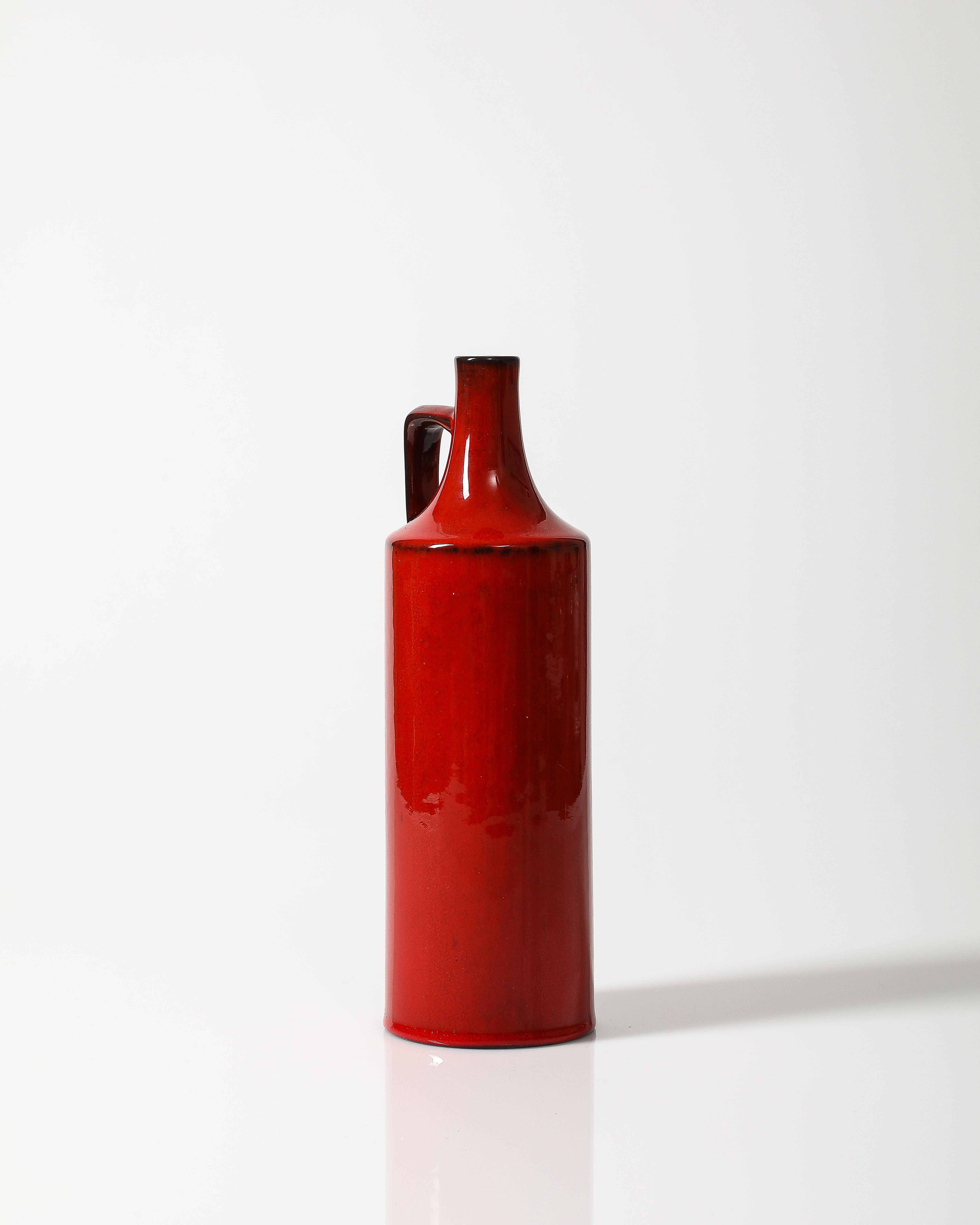 Petit vase en céramique émaillée, originaire d'Allemagne.
