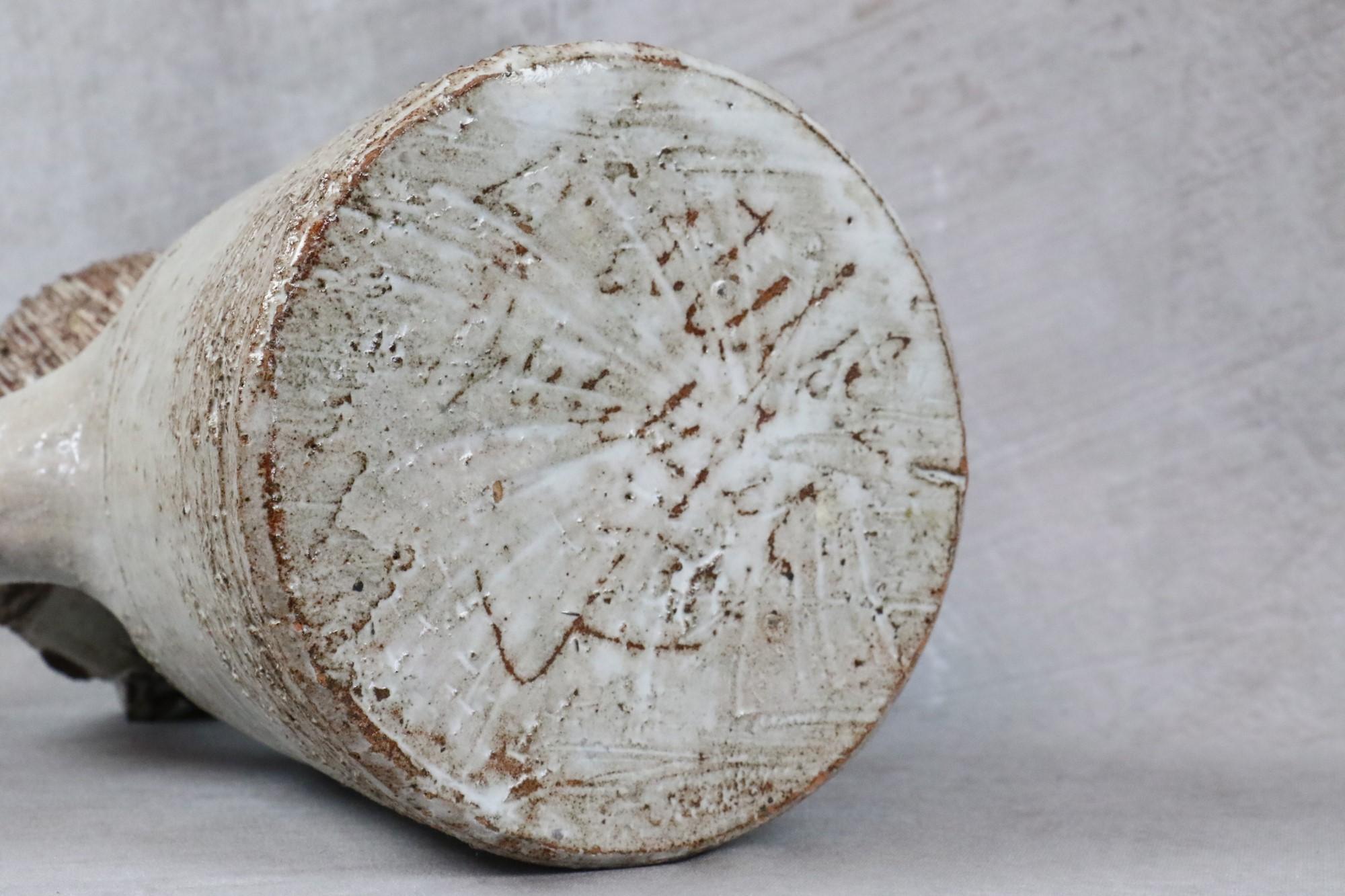 Vase femme stylisé en céramique émaillée de Dominique Pouchain, poterie française 8