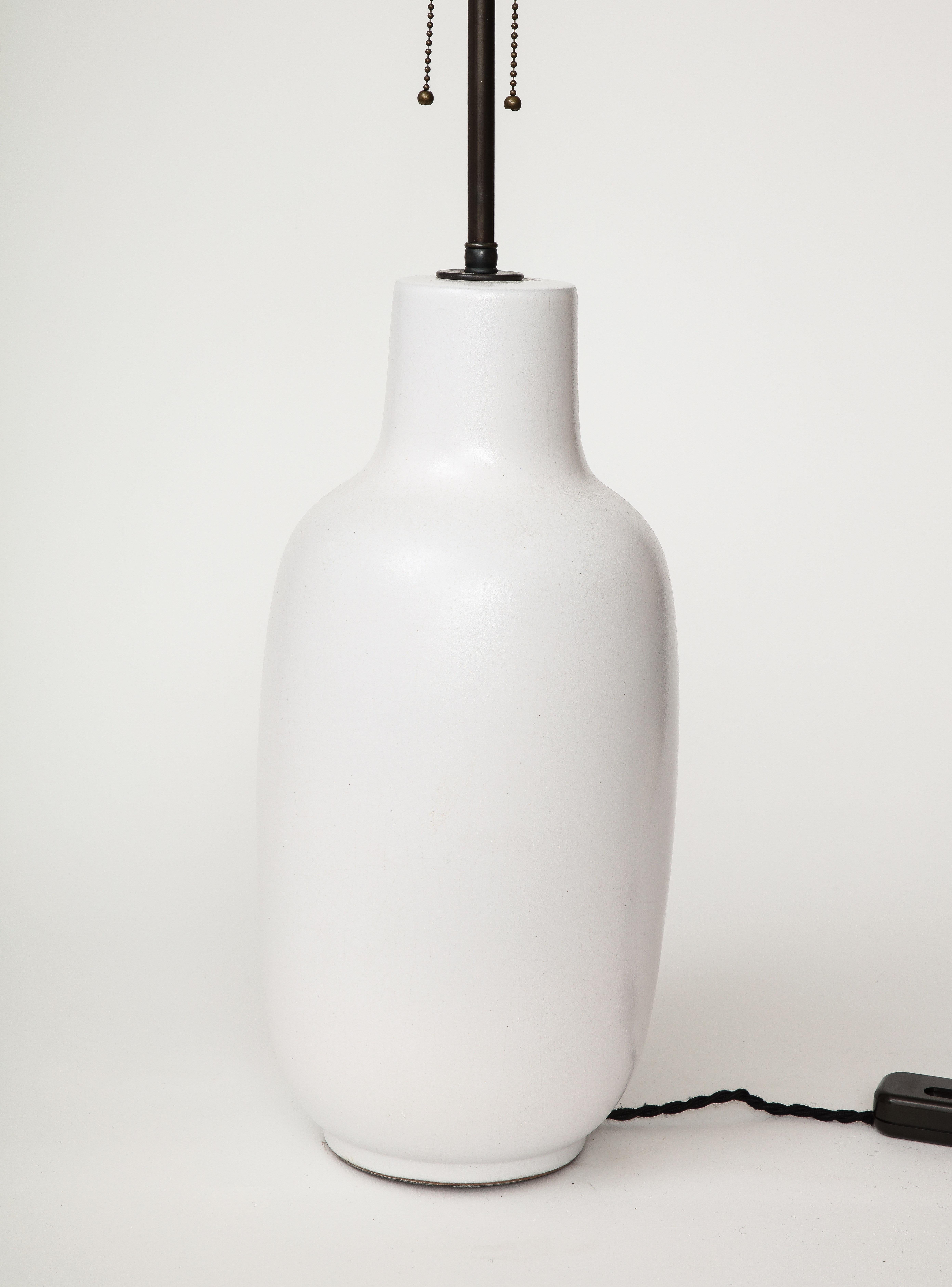 Américain Lampe de table en céramique émaillée de Design Technics, États-Unis, vers 1960 en vente
