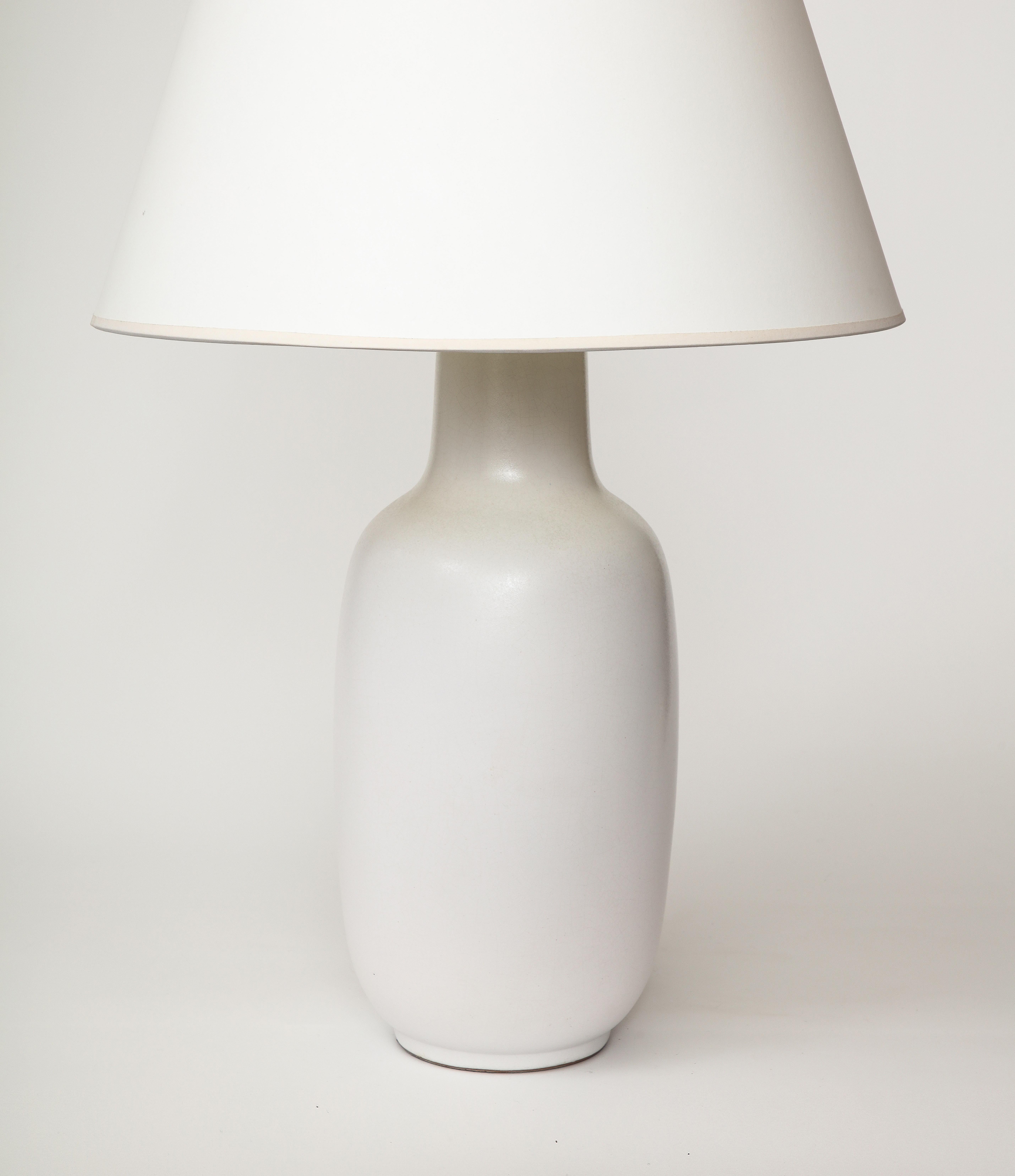 Milieu du XXe siècle Lampe de table en céramique émaillée de Design Technics, États-Unis, vers 1960 en vente