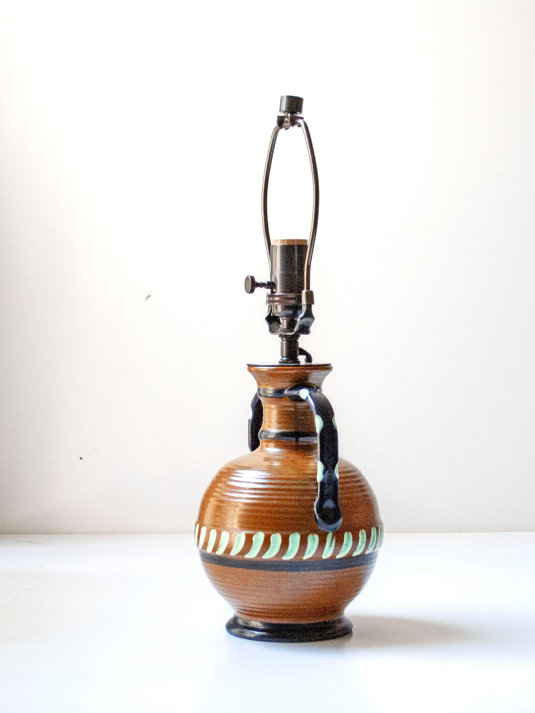 Svedese Lampada da tavolo in ceramica smaltata di Harald Östergren, Upsala Ekeby, Svezia, 1940 in vendita