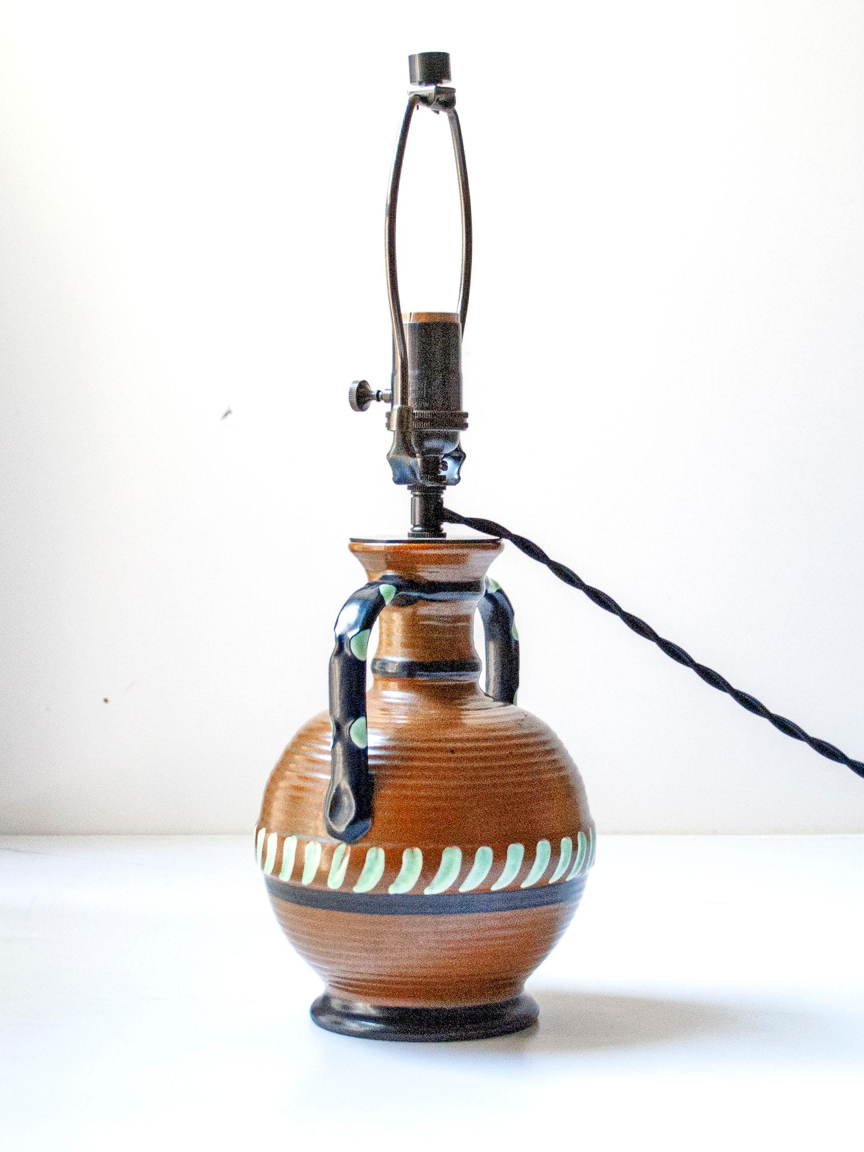 Inizio XX secolo Lampada da tavolo in ceramica smaltata di Harald Östergren, Upsala Ekeby, Svezia, 1940 in vendita