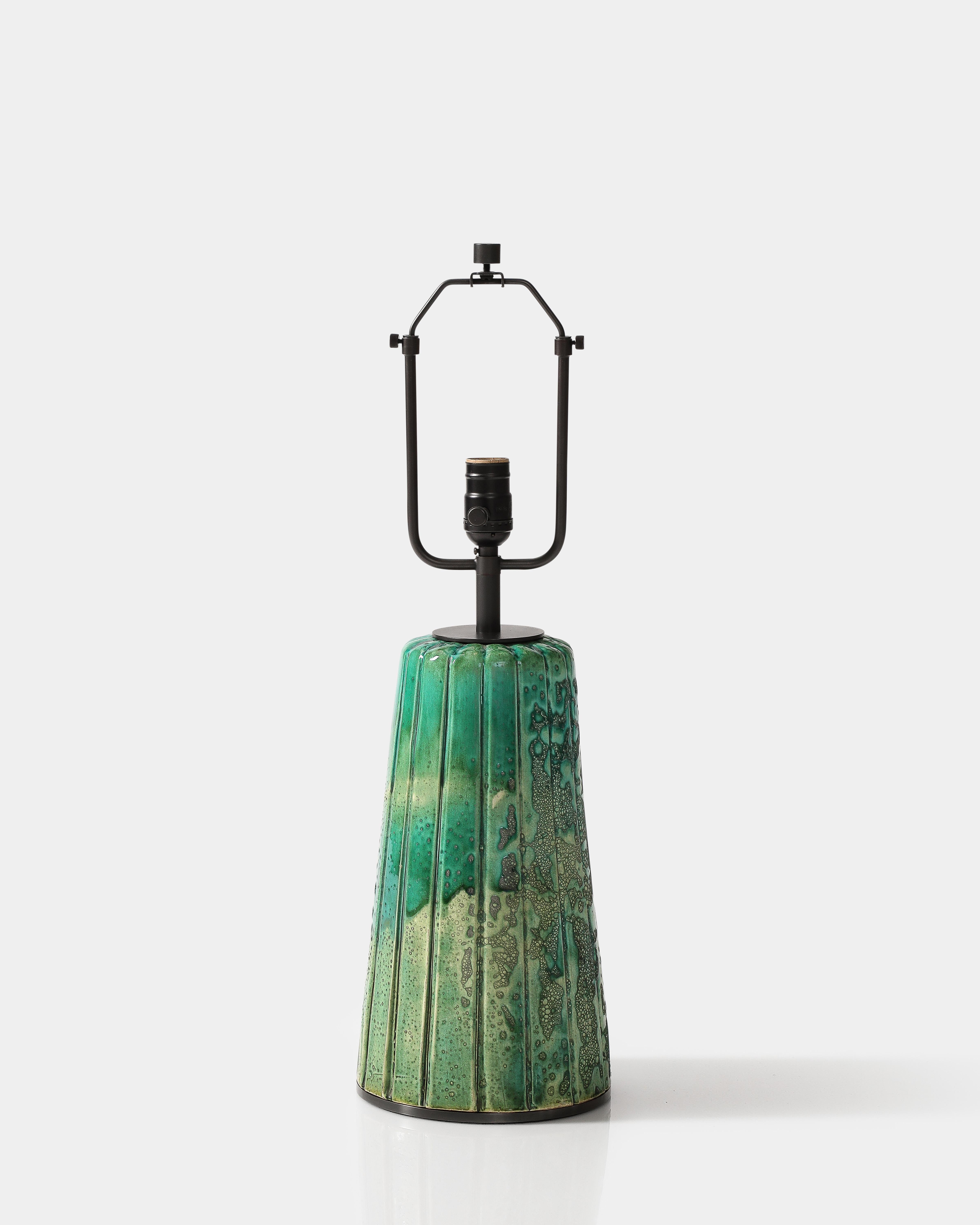 Lampada da tavolo in ceramica smaltata, Francia, 1960 ca. In condizioni buone a New York City, NY