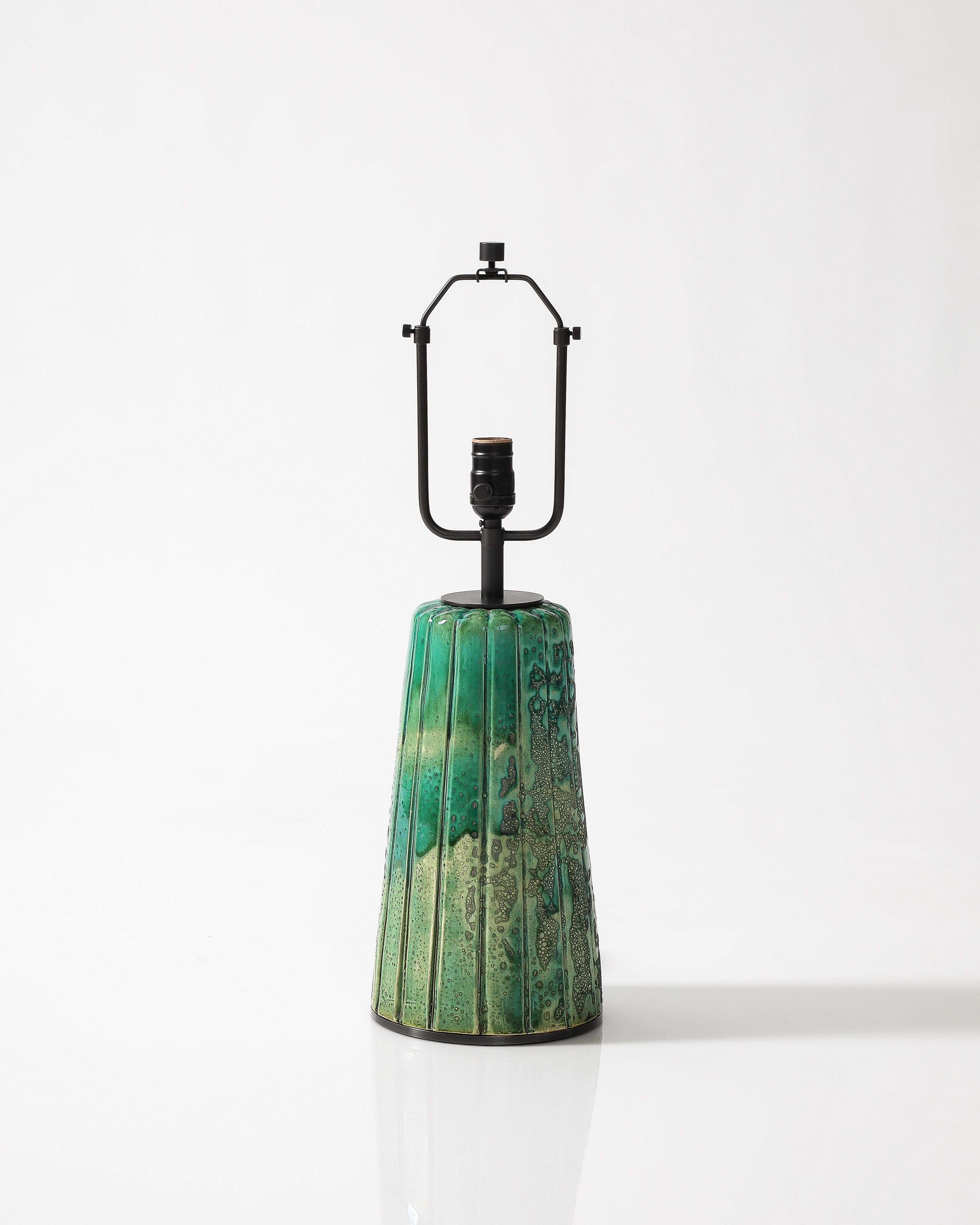 Metà XX secolo Lampada da tavolo in ceramica smaltata, Francia, 1960 ca.