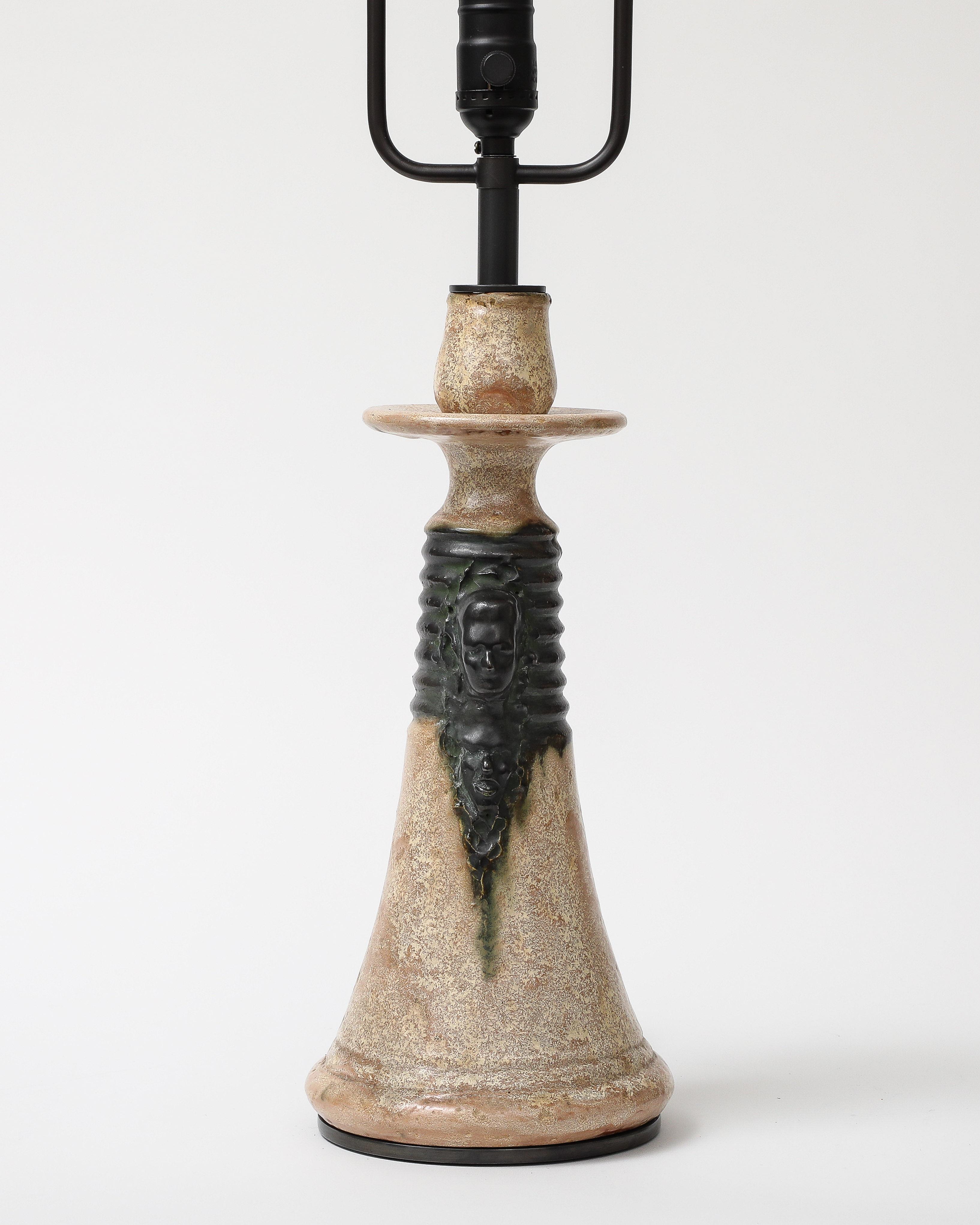 Céramique Lampe de table en céramique émaillée, France, c. 1960 en vente