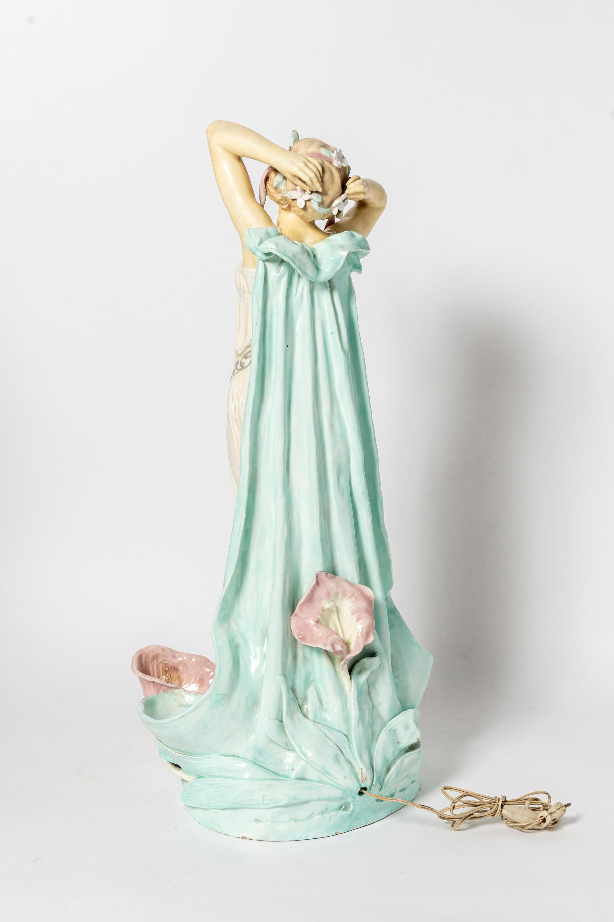 Lámpara de mesa de cerámica esmaltada. Francia, principios del siglo XX. Glaseado en venta