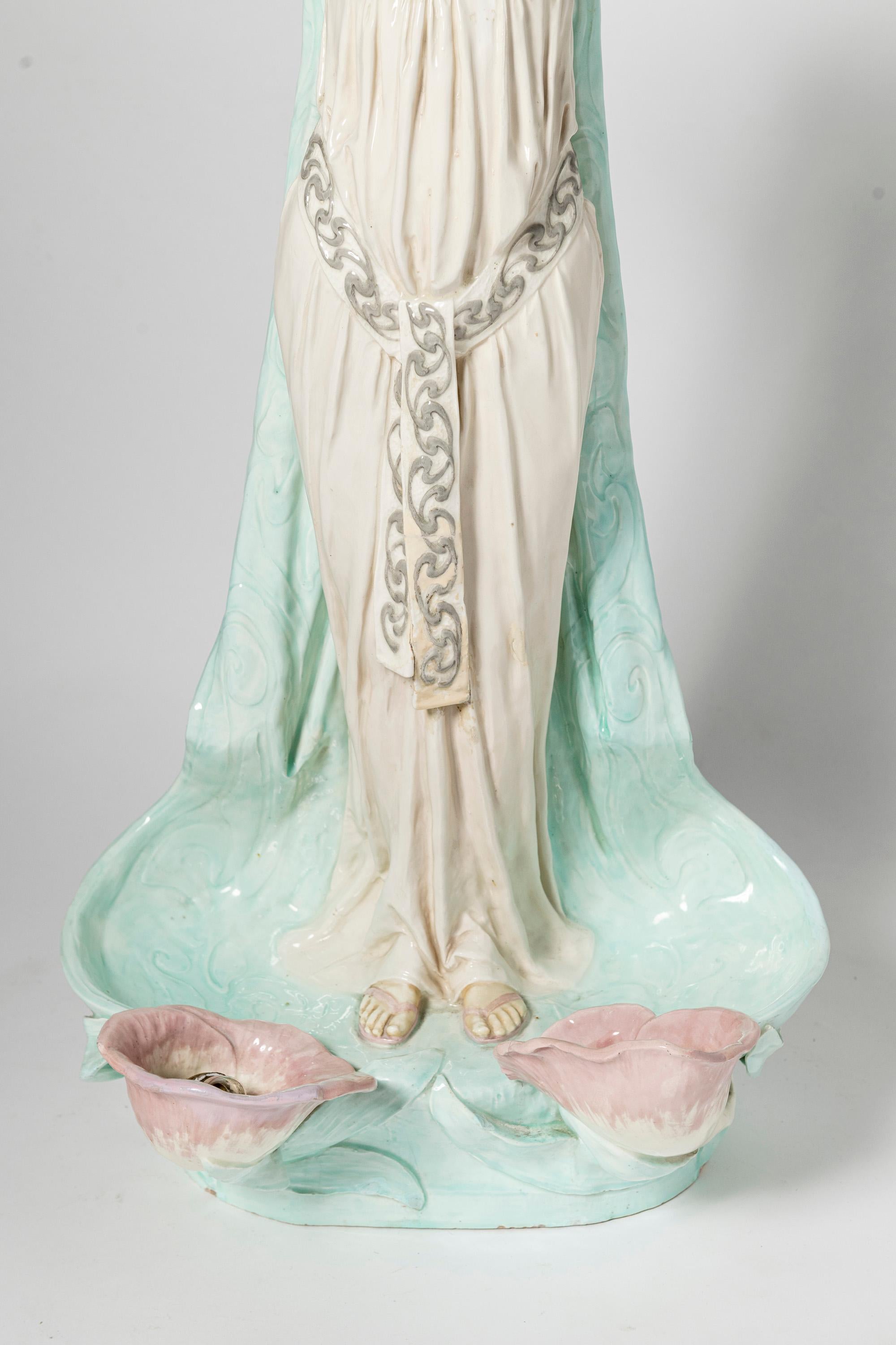 Lámpara de mesa de cerámica esmaltada. Francia, principios del siglo XX. en venta 1