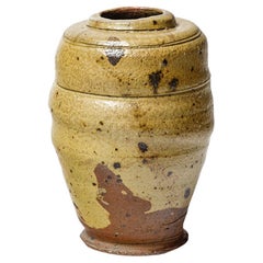 Jarrón de cerámica esmaltada.  Obra francesa, Puisaye. Alrededor de 1920.