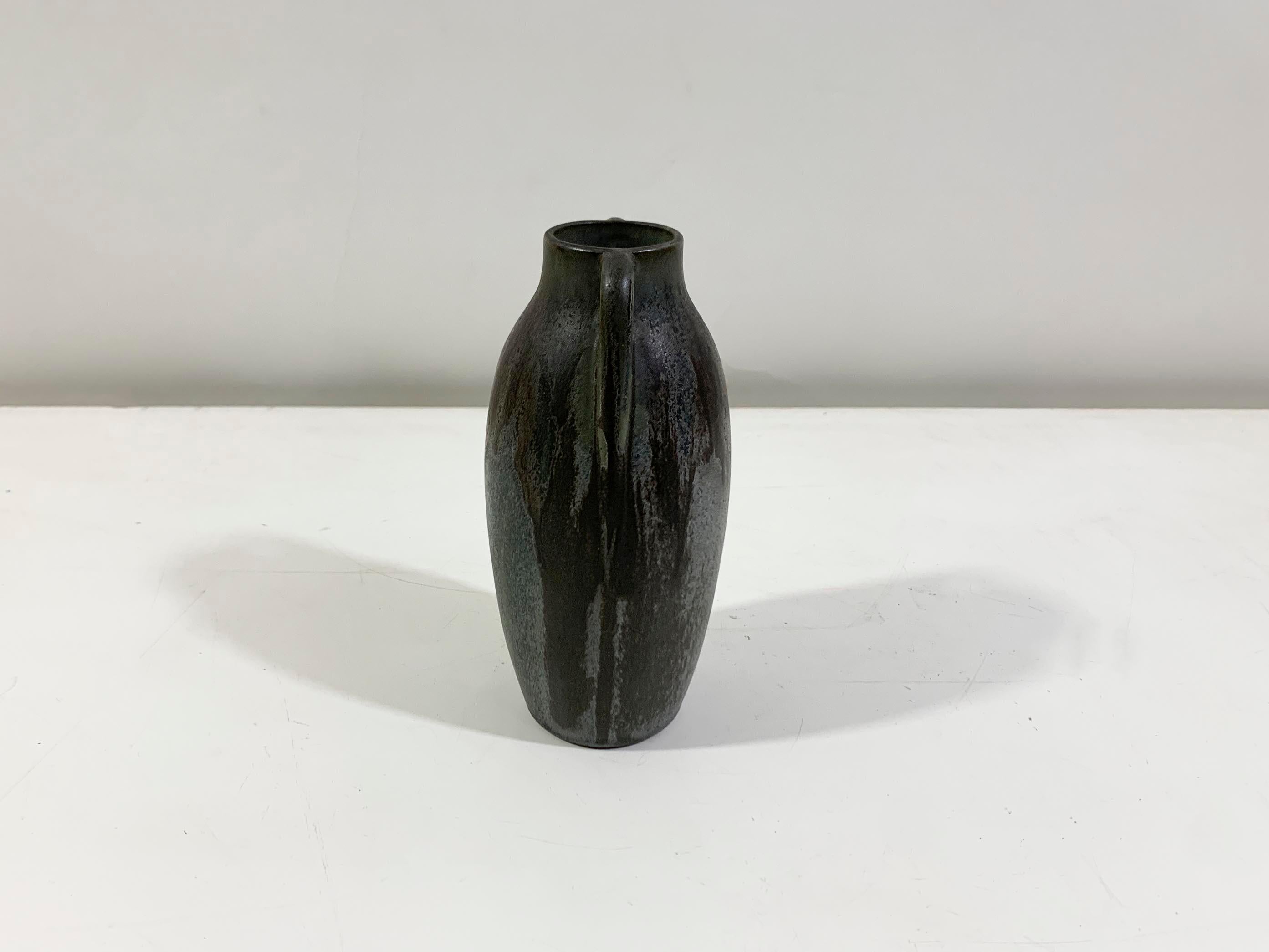 Vaso in ceramica smaltata con timbro Denbac, anni '40 In condizioni buone in vendita a Beirut, LB