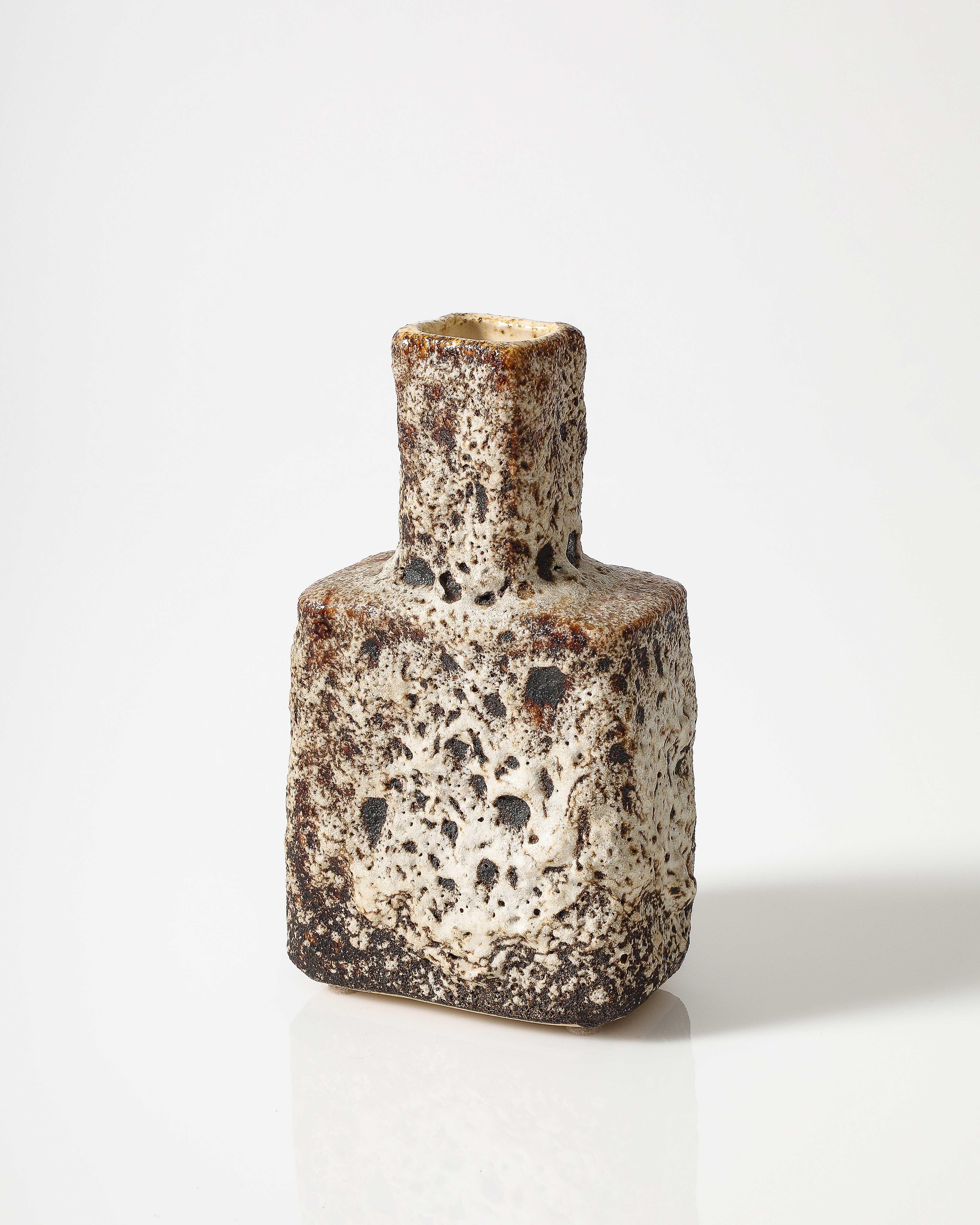 Vase en céramique émaillée, Pays-Bas, vers 1960 Excellent état - En vente à New York City, NY