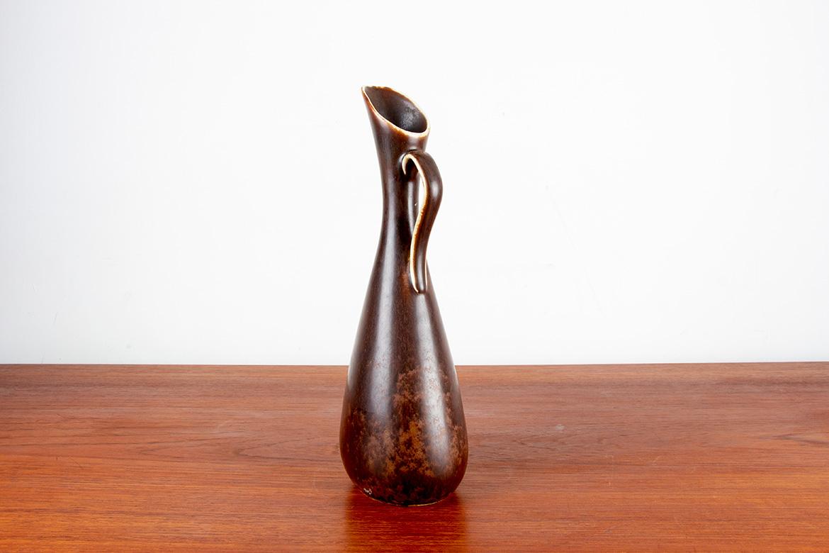 Vase aus glasierter Keramik mit metallischen und braunen Akzenten von Gunnar Nylund. im Angebot 1