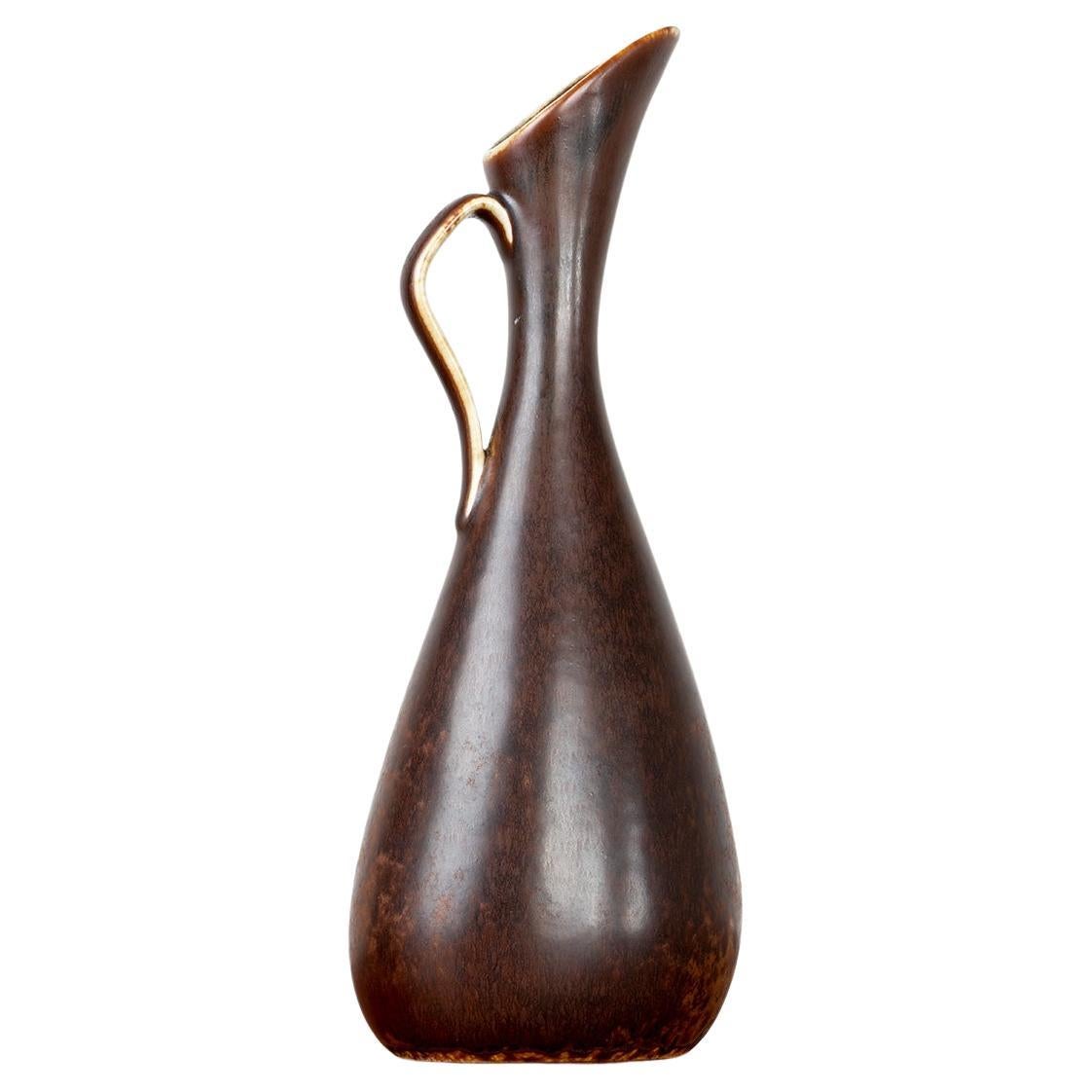 Vase aus glasierter Keramik mit metallischen und braunen Akzenten von Gunnar Nylund. im Angebot