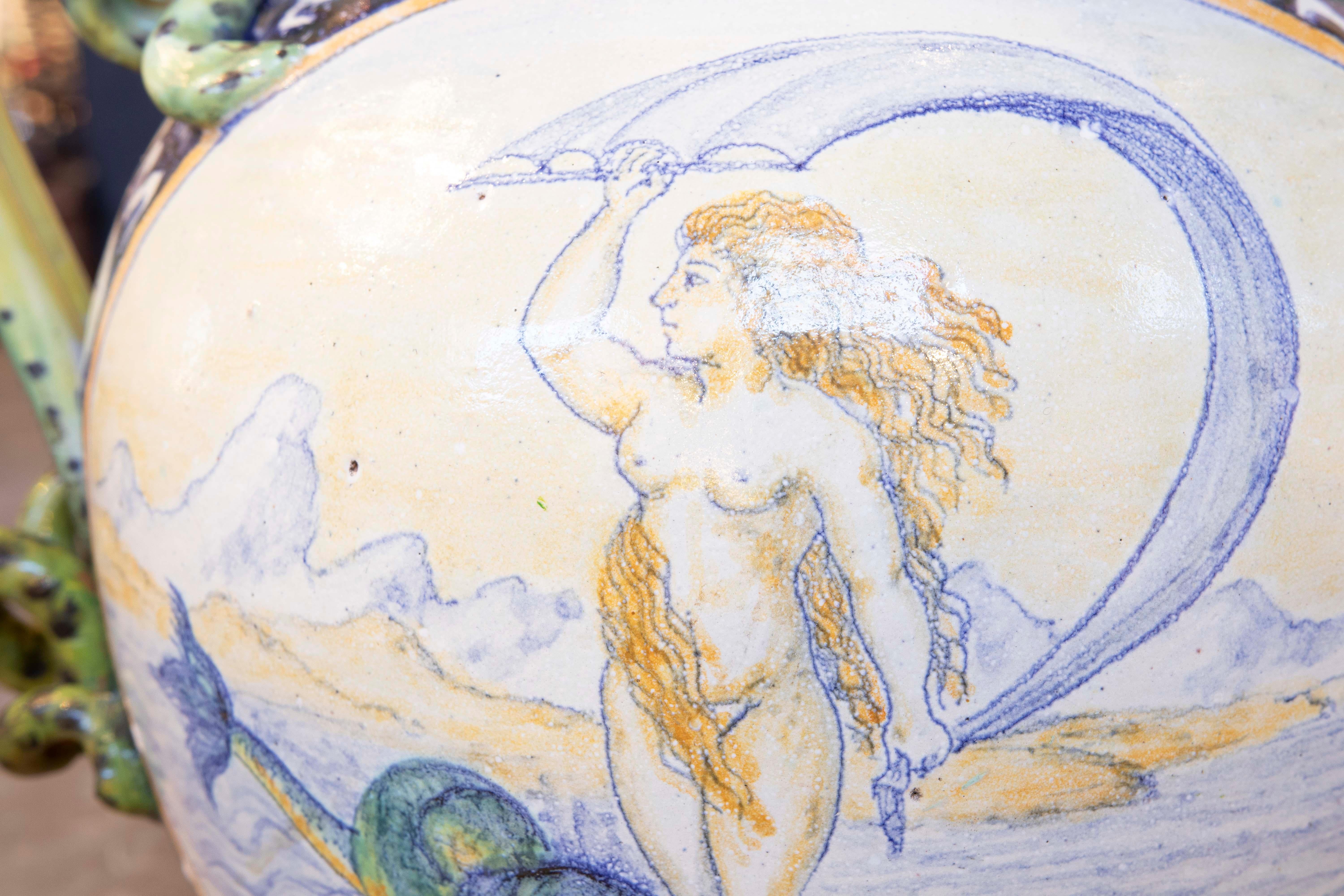 Vaso in ceramica smaltata con scena di Venere con il suo nome, firmato 1918 in vendita 10