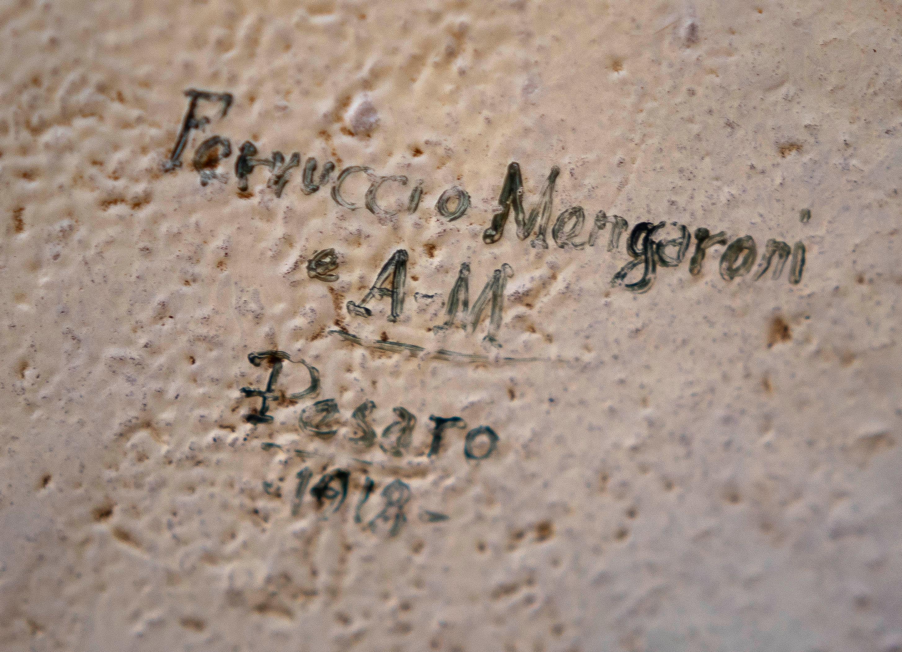 Vaso in ceramica smaltata con scena di Venere con il suo nome, firmato 1918 in vendita 12