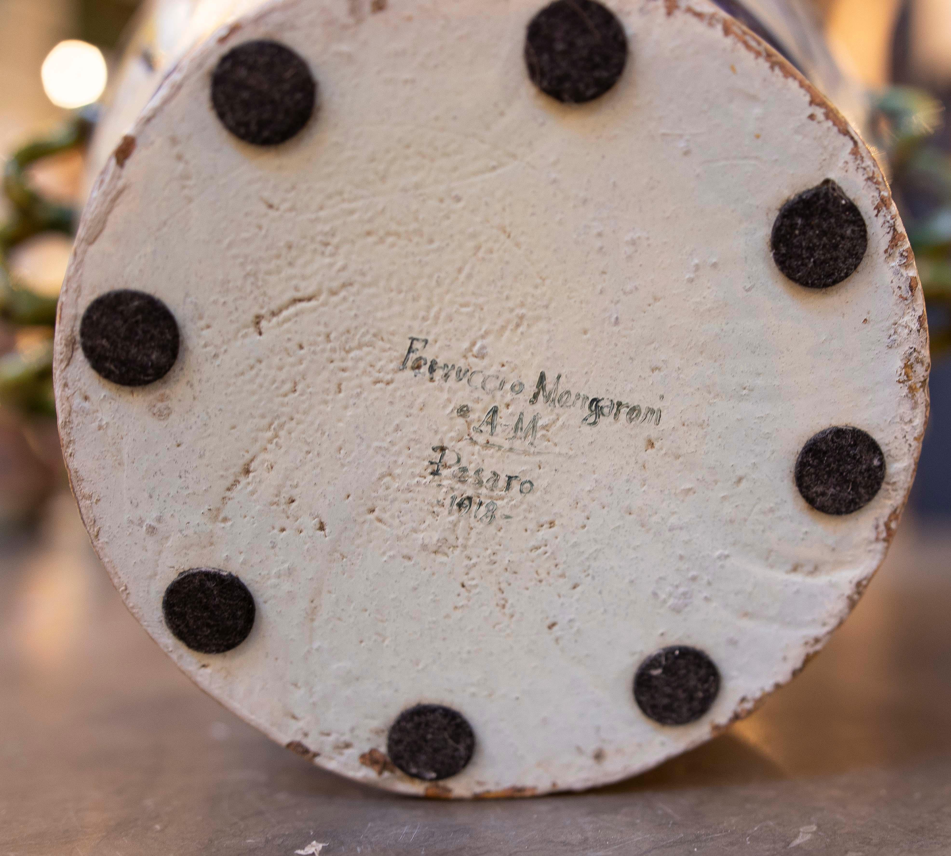 Vaso in ceramica smaltata con scena di Venere con il suo nome, firmato 1918 in vendita 13