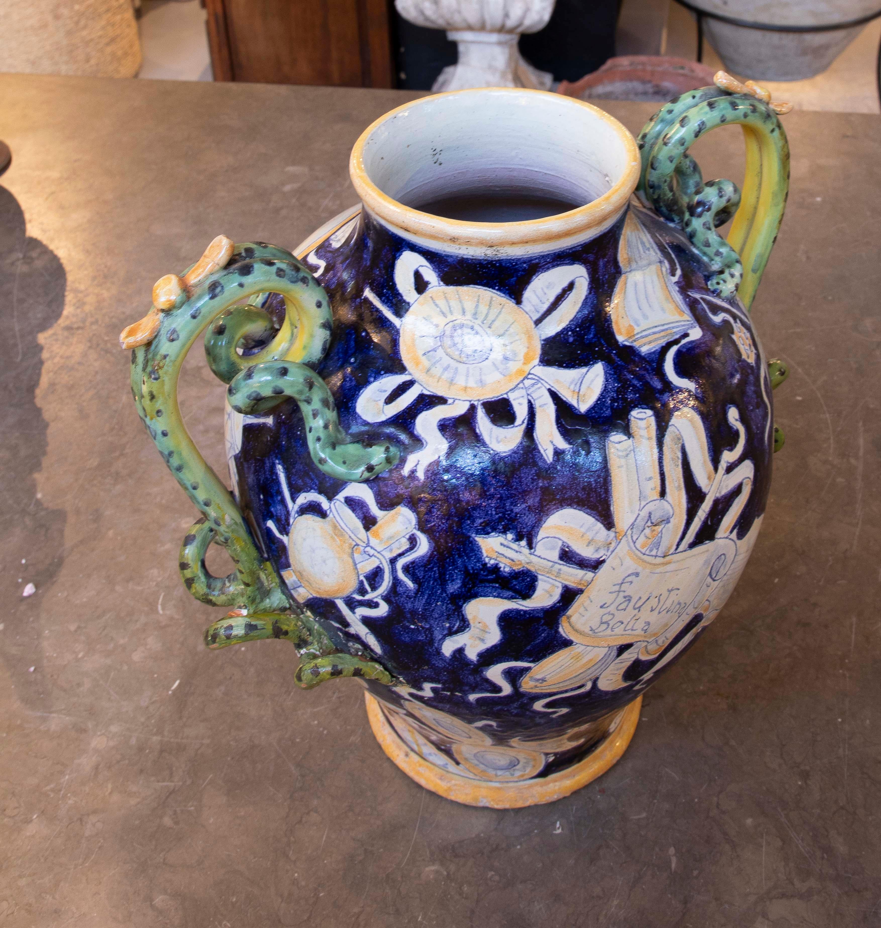 Vaso in ceramica smaltata con scena di Venere con il suo nome, firmato 1918 in vendita 1