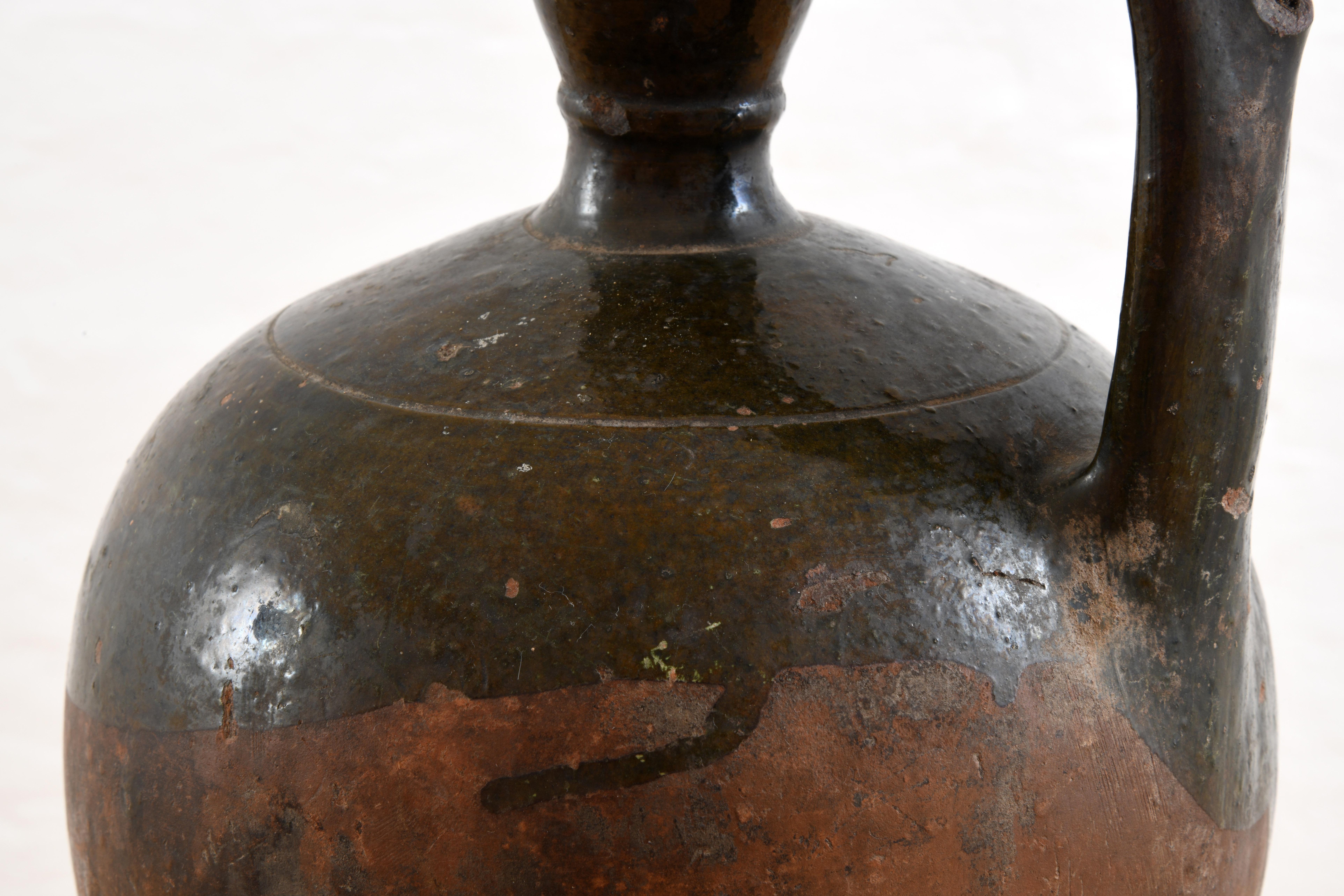 Brocca in terracotta smaltata, Francia meridionale, inizio XX secolo in vendita 3