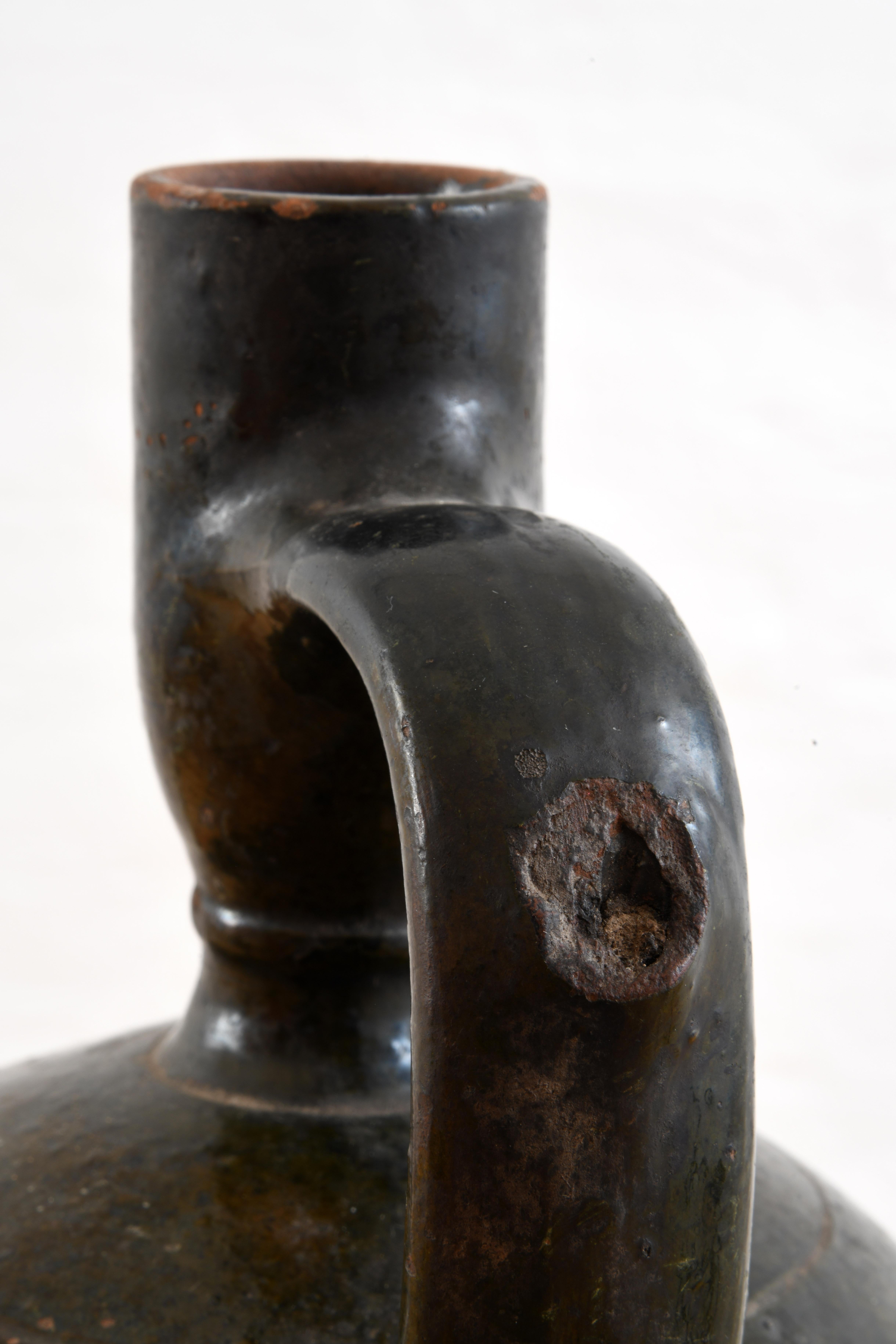 Brocca in terracotta smaltata, Francia meridionale, inizio XX secolo in vendita 4