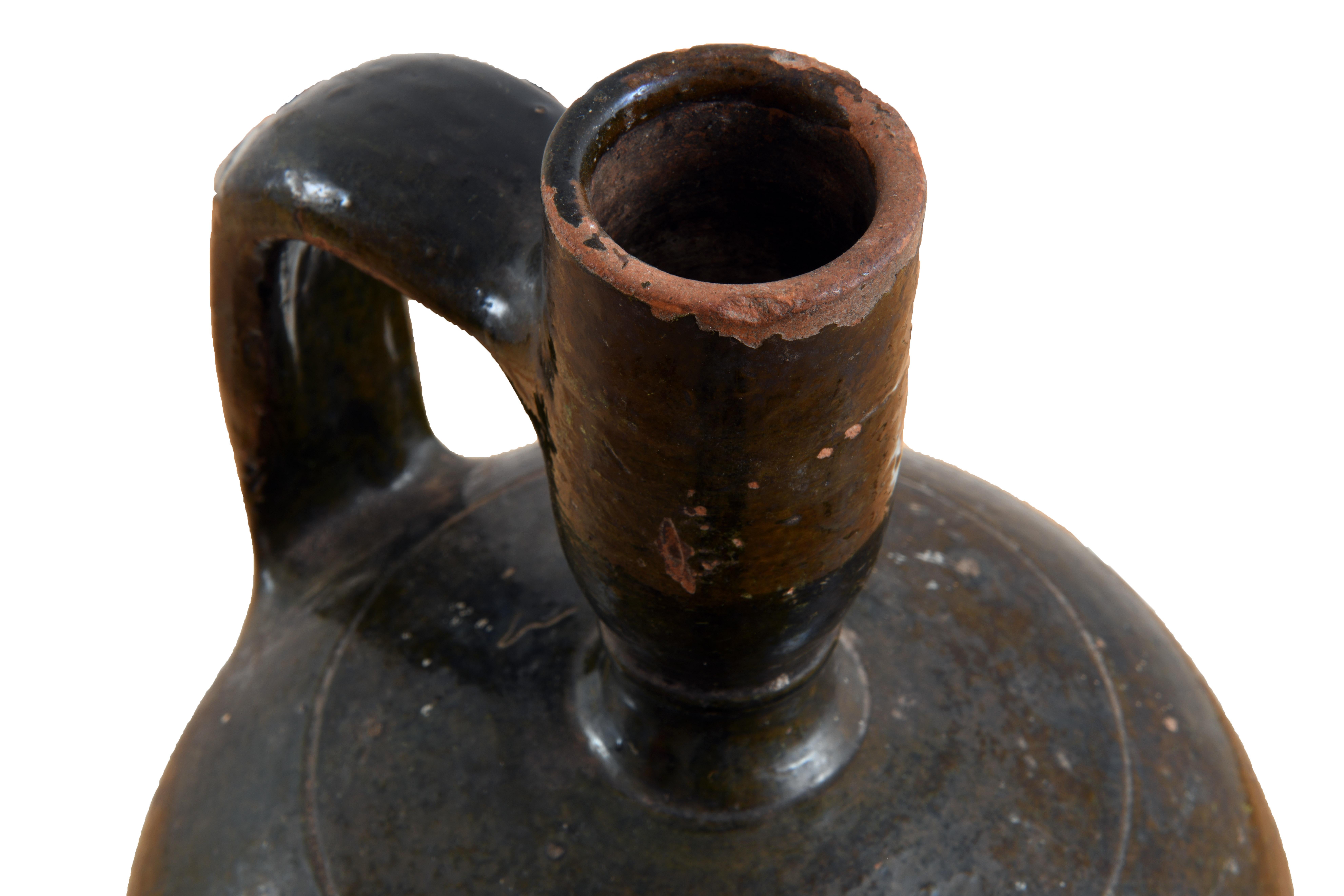 Brocca in terracotta smaltata, Francia meridionale, inizio XX secolo in vendita 8