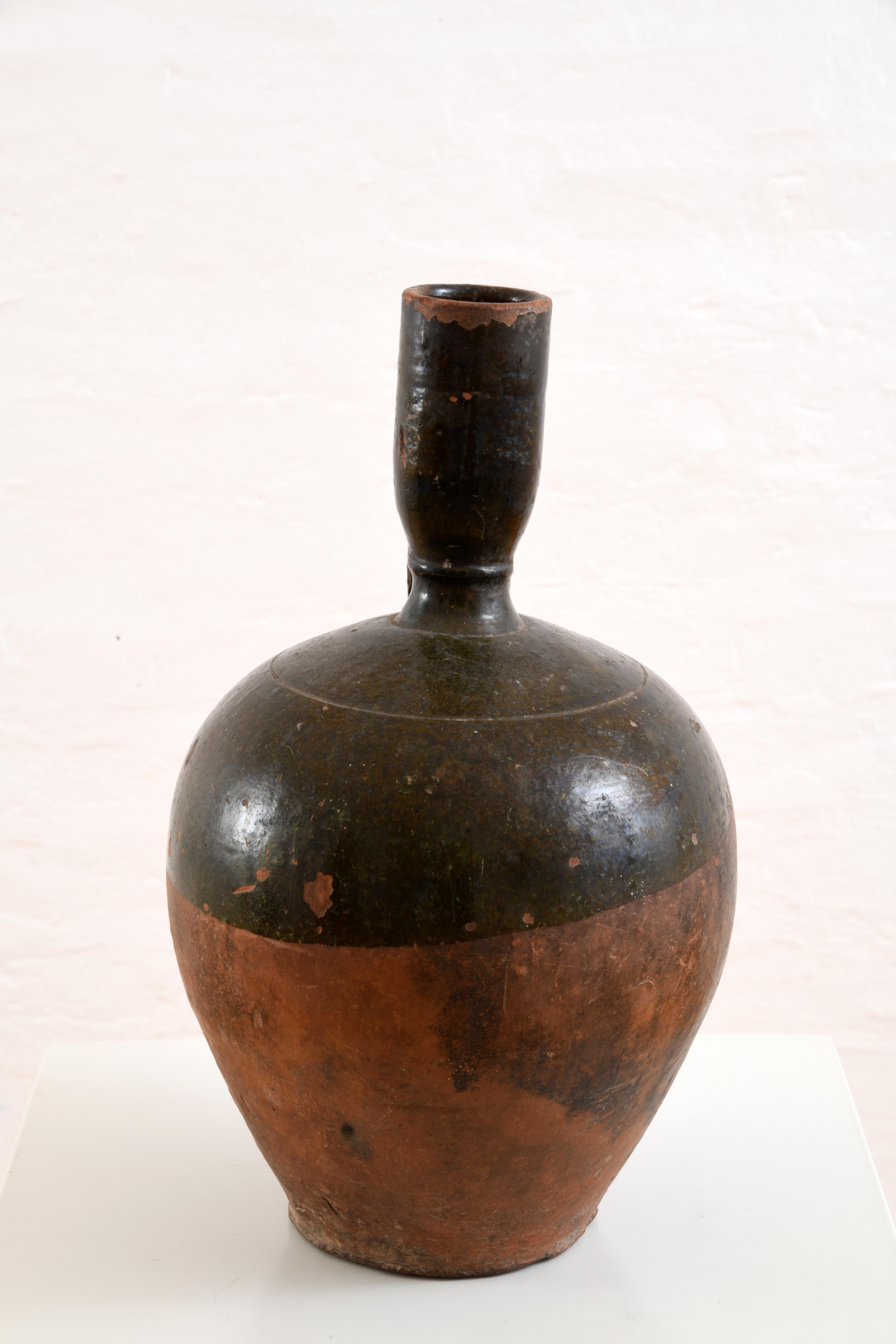 Francese Brocca in terracotta smaltata, Francia meridionale, inizio XX secolo in vendita