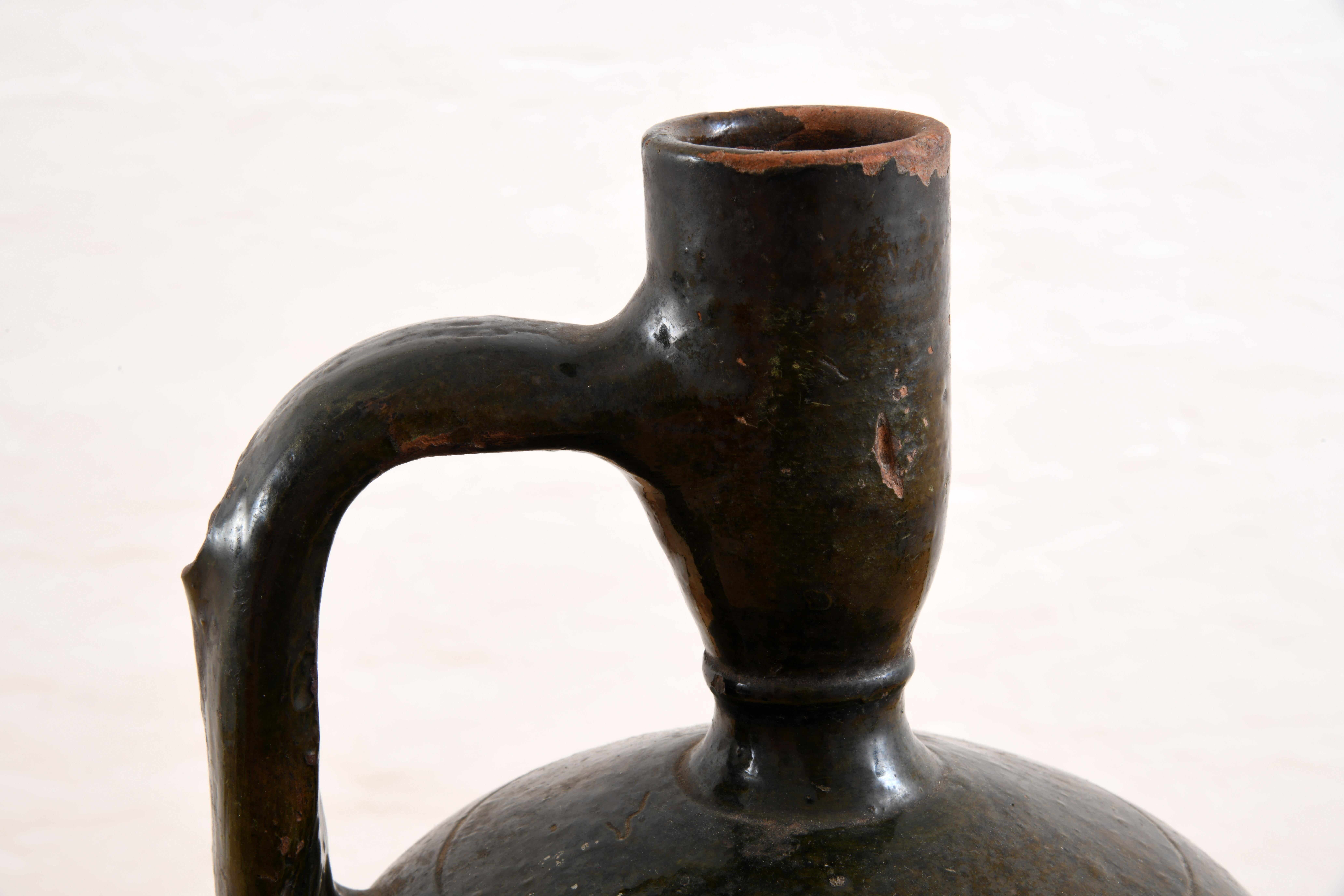 Brocca in terracotta smaltata, Francia meridionale, inizio XX secolo in vendita 1