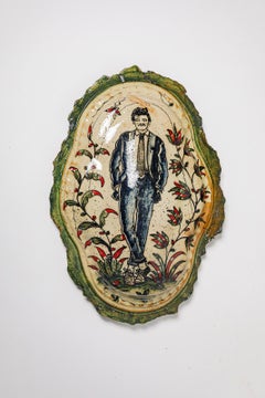 Medallón de loza vidriada, con animales fantásticos de Jérôme Galvin.