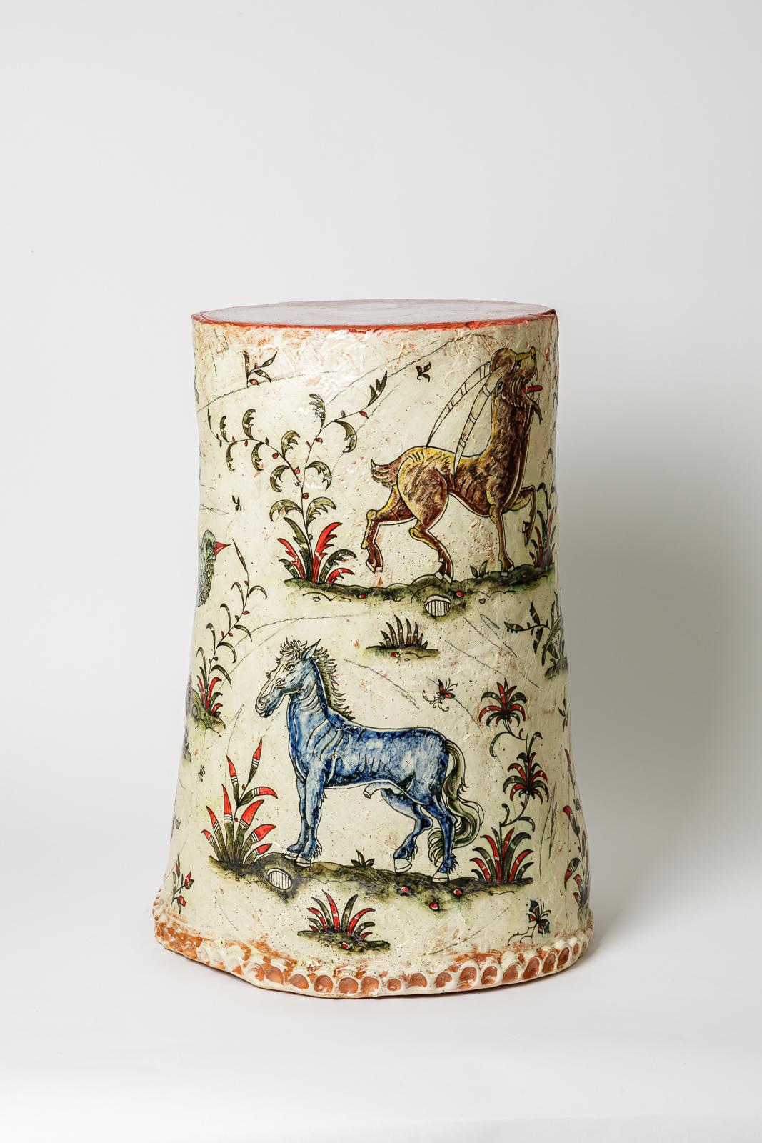 Glazed earthenware stool, decorated with fantastical animals by Jérôme Galvin. In condizioni Nuovo in vendita a Saint-Ouen, FR