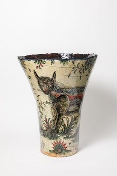 Jarrón de barro vidriado, decorado con animales fantásticos por Jérôme Galvin.