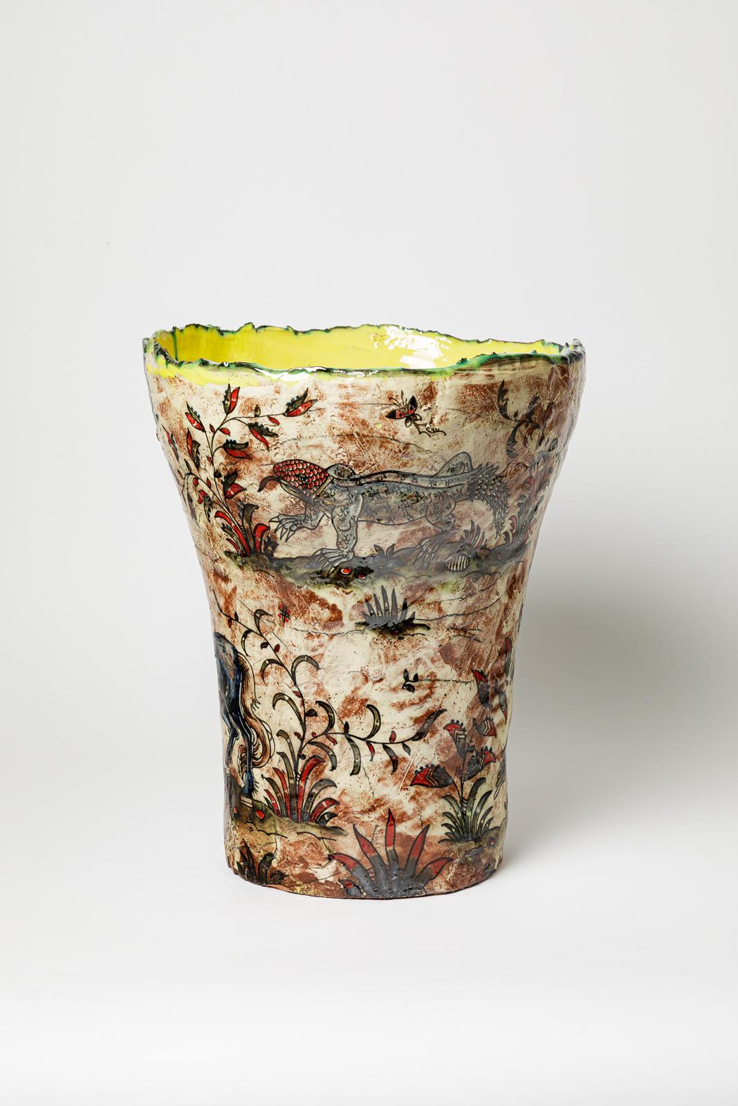Glazed earthenware vase, decorated with fantastical animals by Jérôme Galvin. In condizioni Nuovo in vendita a Saint-Ouen, FR