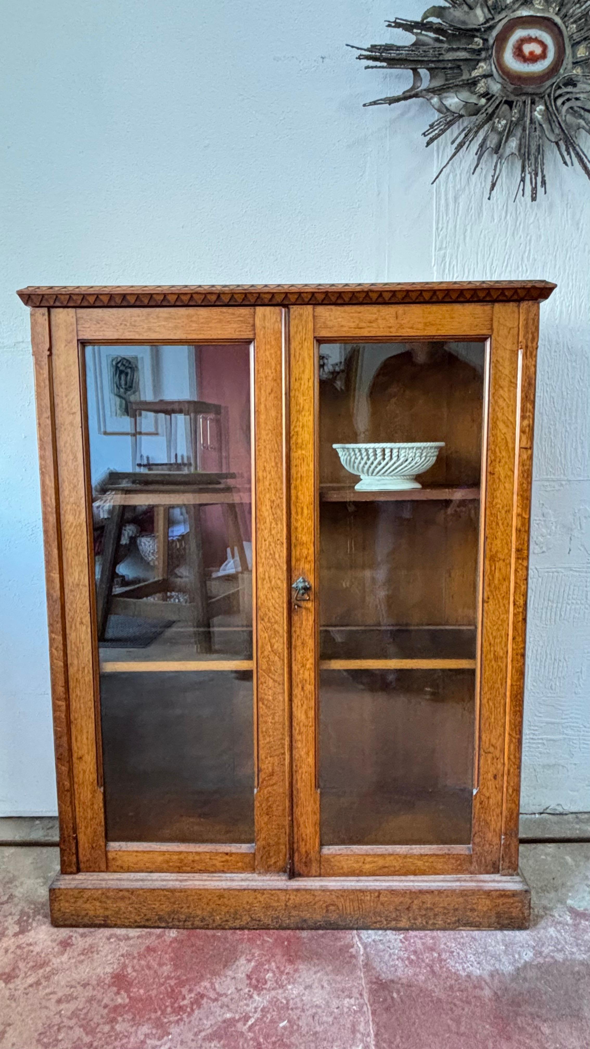 Glazed English Oak Display Bookcase Cabinet, c 1900 For Sale 5