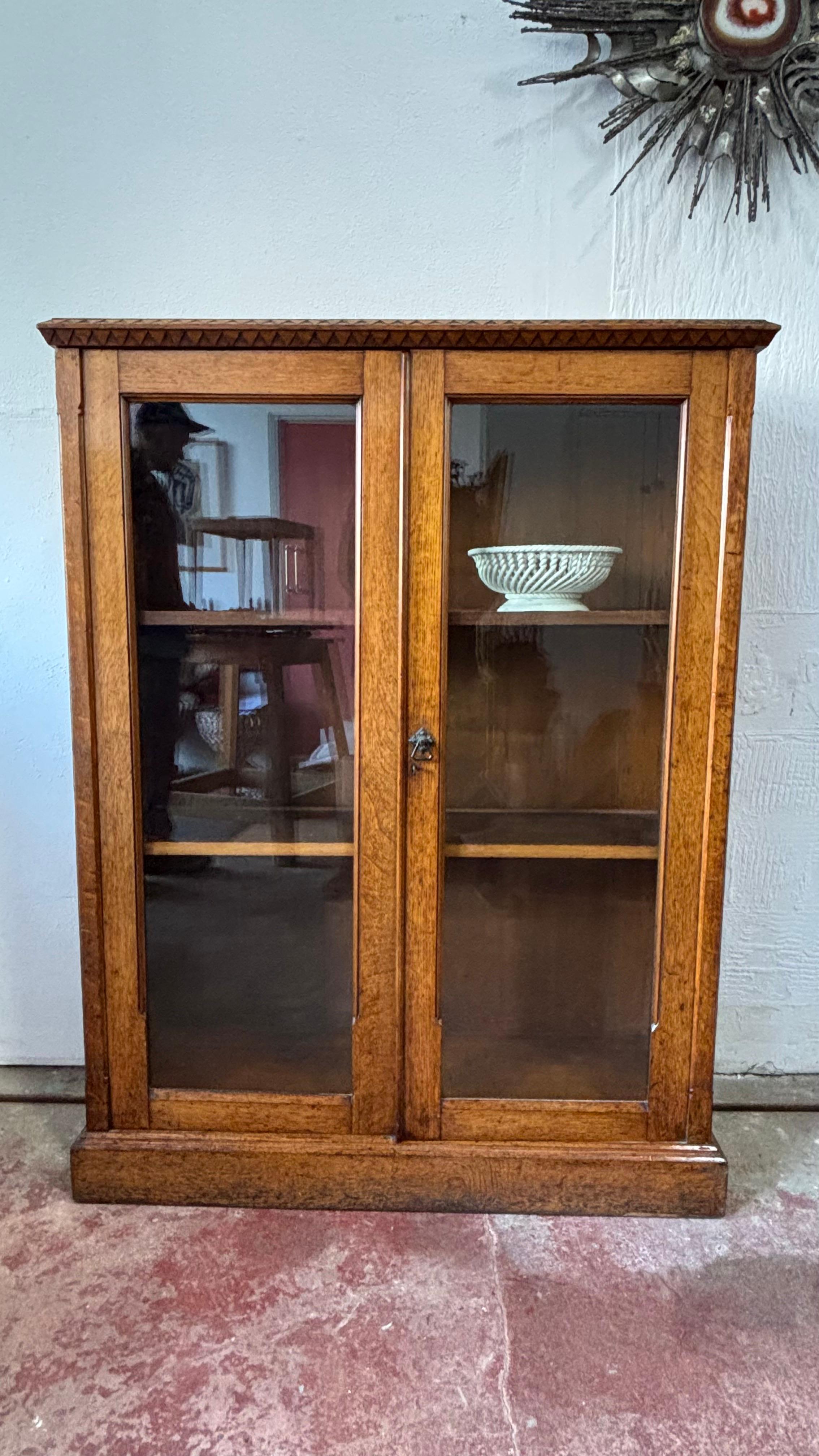 Glazed English Oak Display Bookcase Cabinet, c 1900 For Sale 6