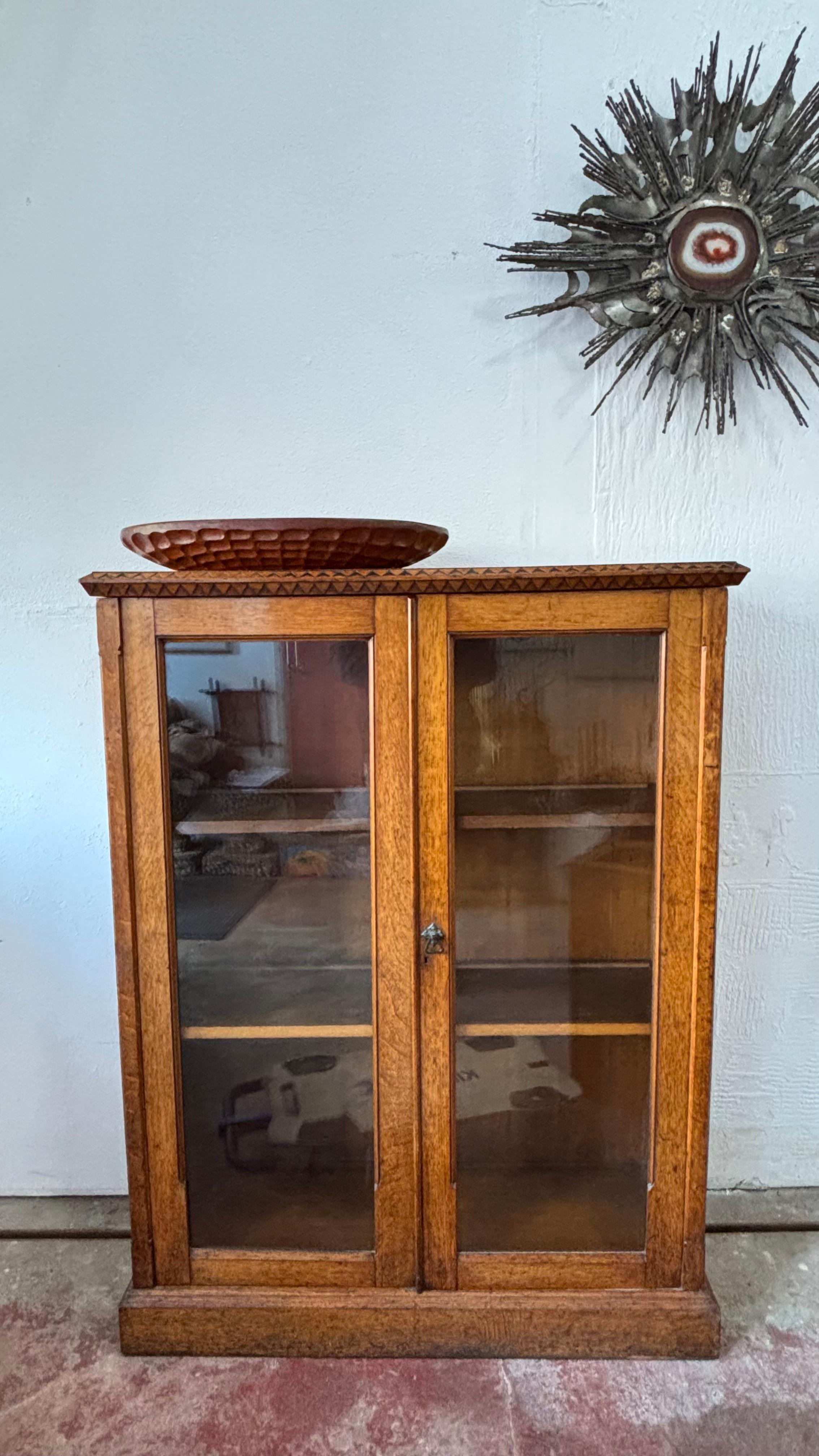 Glazed English Oak Display Bookcase Cabinet, c 1900 For Sale 11