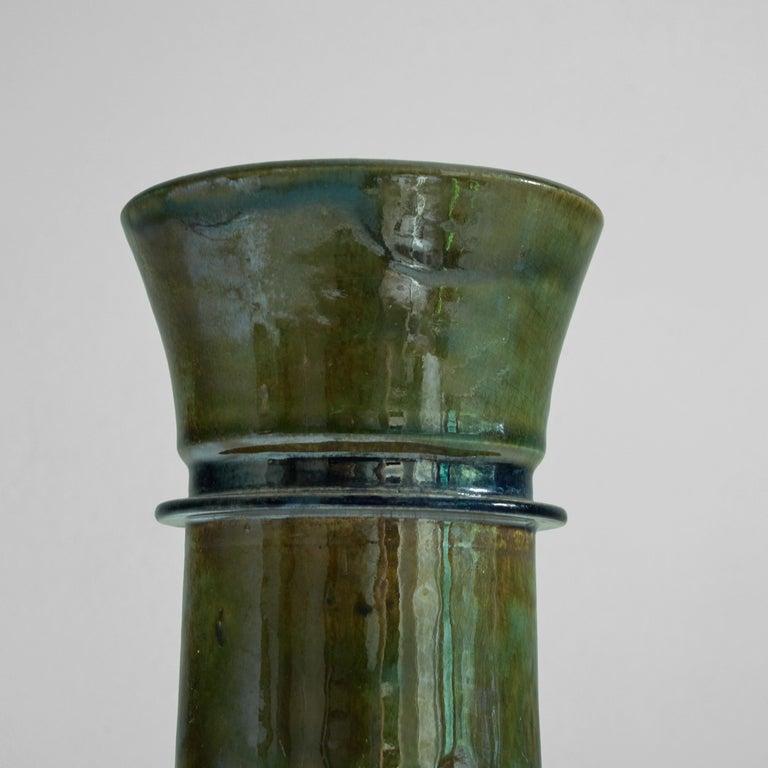 Mid-Century moderno Vaso smaltato Modernist Studio Pottery in verde e blu in vendita
