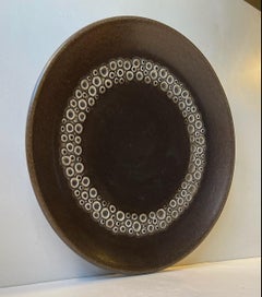 Plat de centre de table en surface de lune émaillée de Frederik Ravnild, danois des années 1960