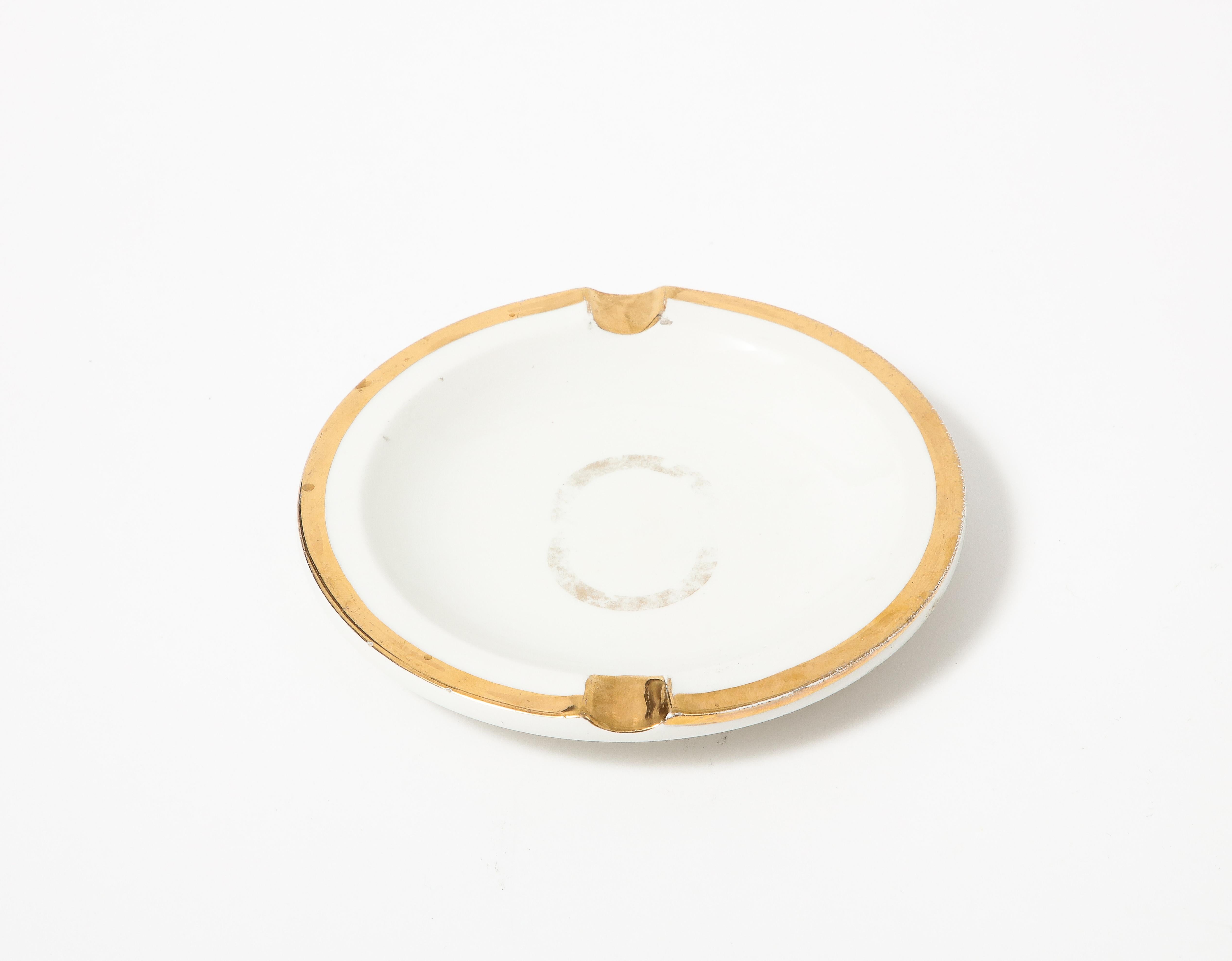 Porcellana smaltata, Vide Poche decorativa di Gucci, Italia, c.C. 1970 In condizioni buone in vendita a New York City, NY