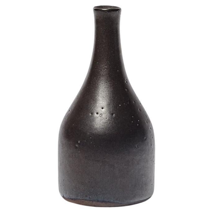 Glazed stoneware bottle by Jeanne et Norbert Pierlot at Ratilly, circa 1970.