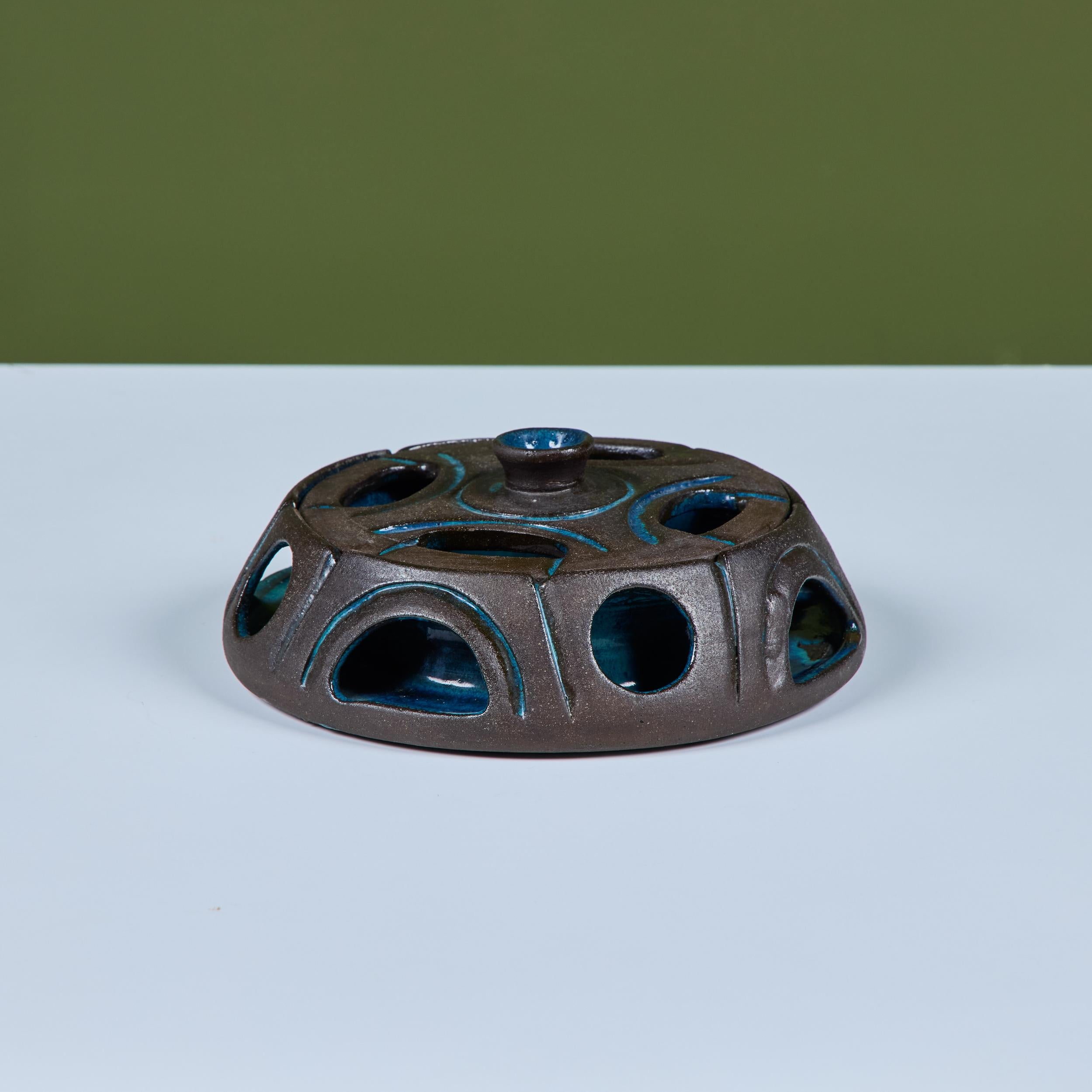 Ceramica Ciotola in gres smaltato con coperchio in vendita