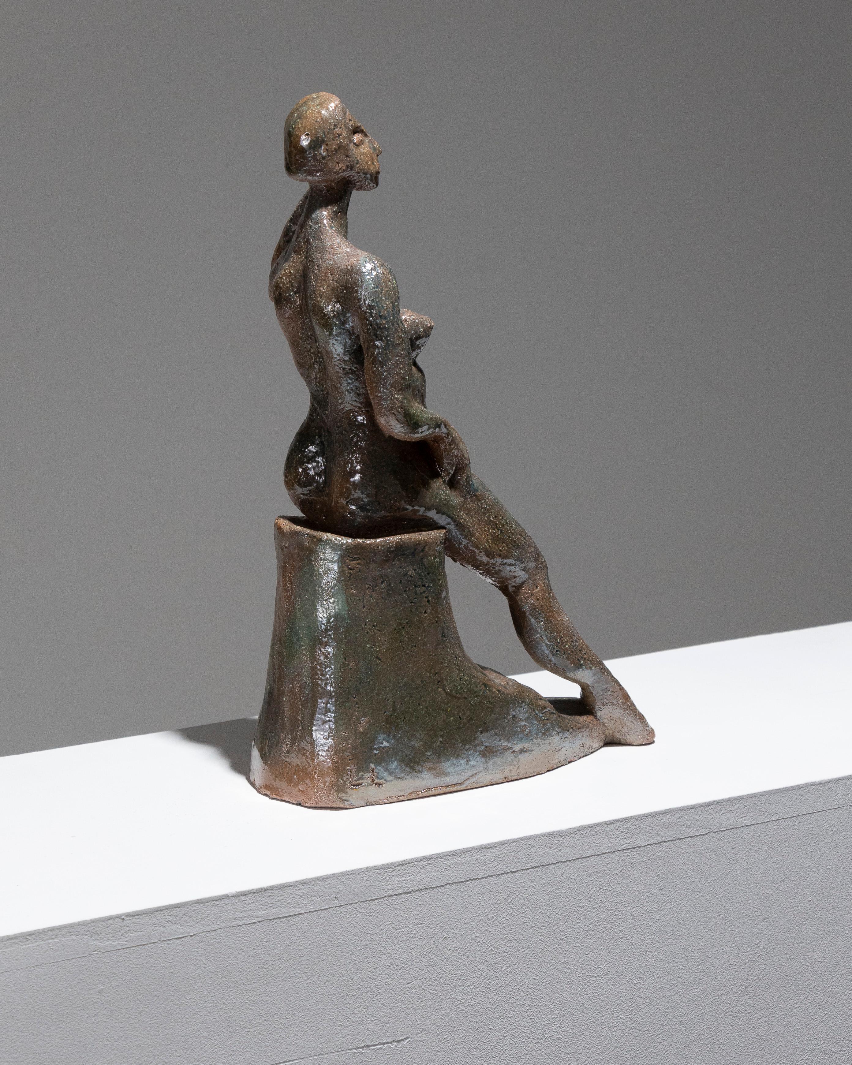 Glazed Stoneware Sculpture of a Woman, 1950s In condizioni buone in vendita a PARIS, FR