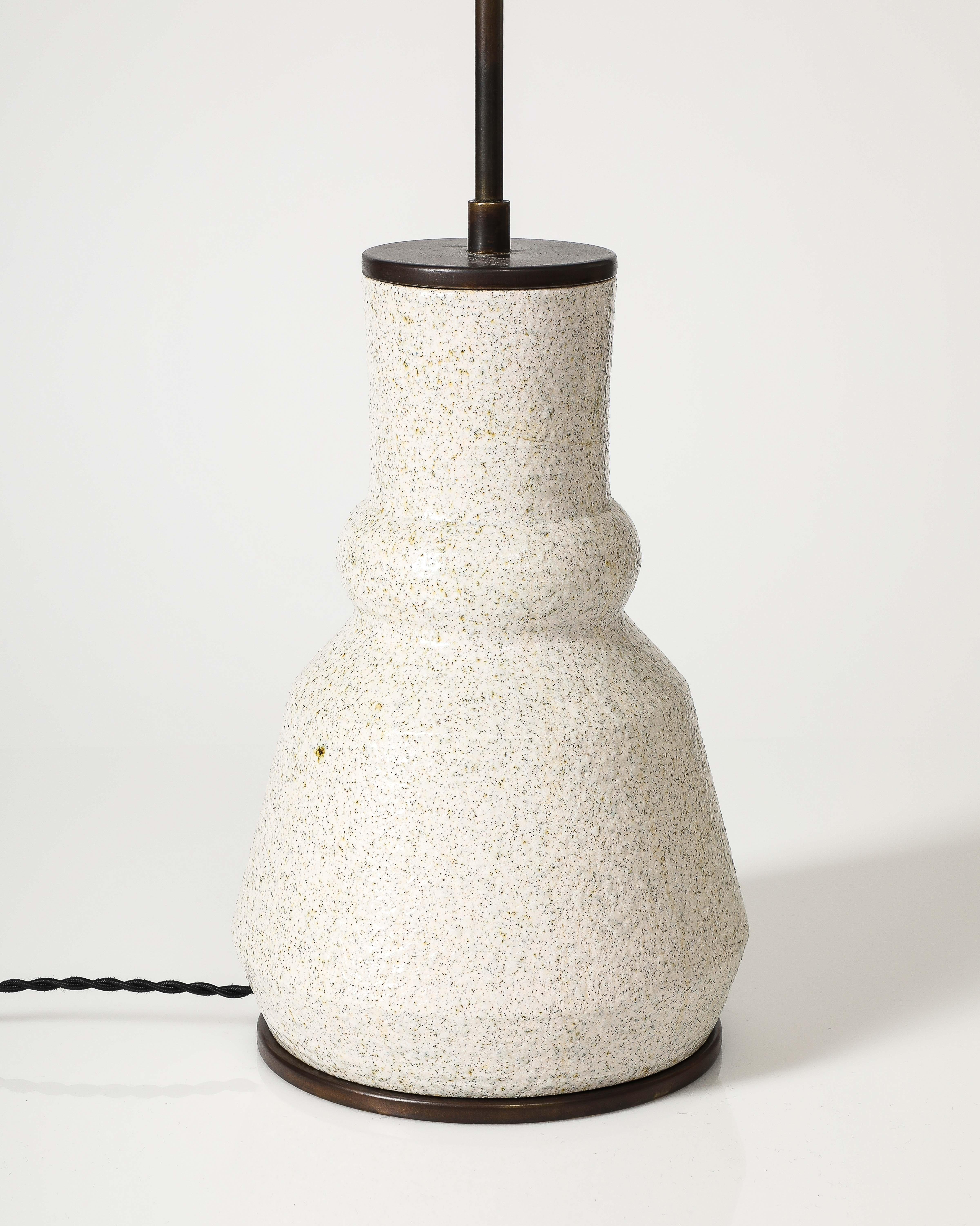 Lampe de table en grès émaillé, États-Unis, 21e siècle en vente 3