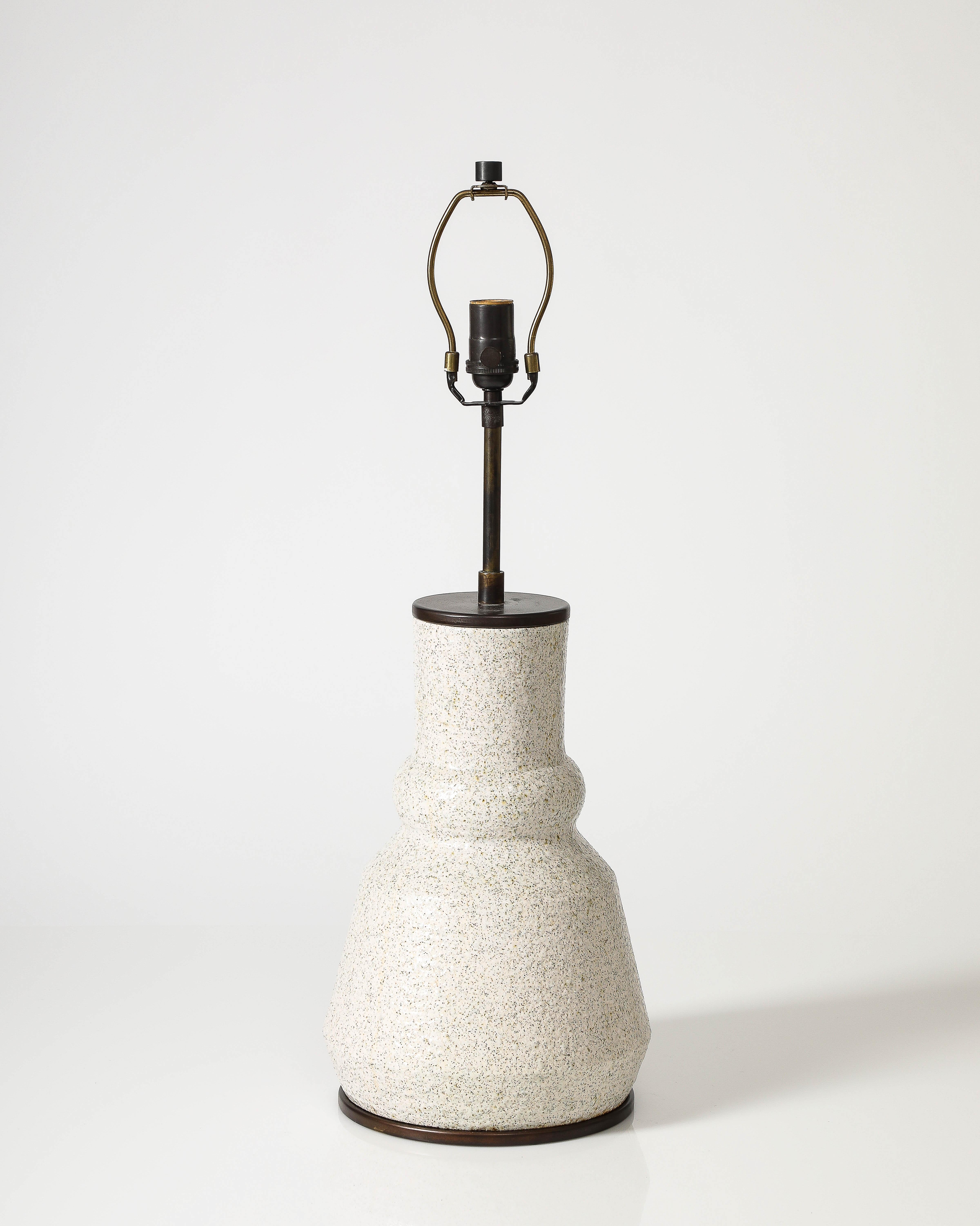 Lampe de table en grès émaillé, États-Unis, 21e siècle en vente 1