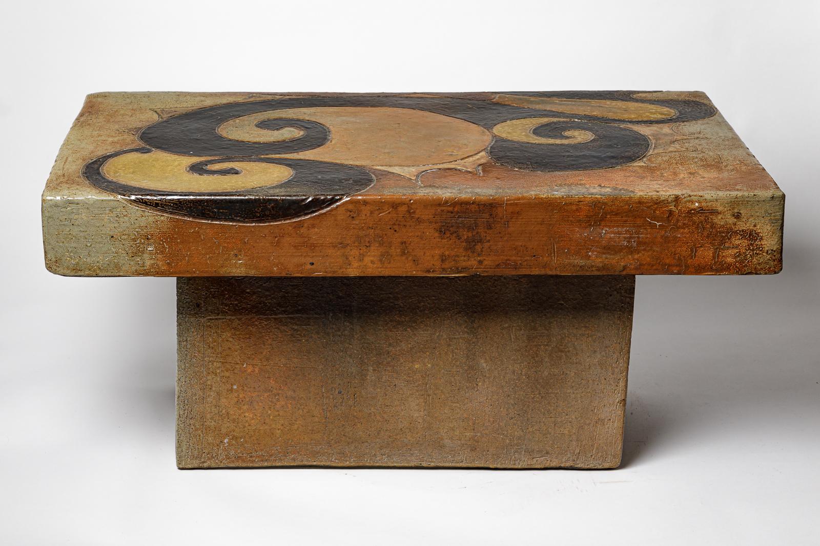 Table en grès émaillé à décor géométrique de Georges Martin, vers 1970. Excellent état - En vente à Saint-Ouen, FR