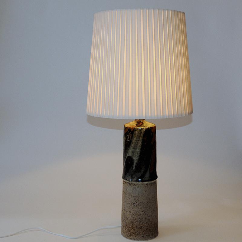 Tischlampe aus glasiertem Steingut von Olle Alberius - Rörstrand, Schweden 1960er Jahre (Schwedisch) im Angebot