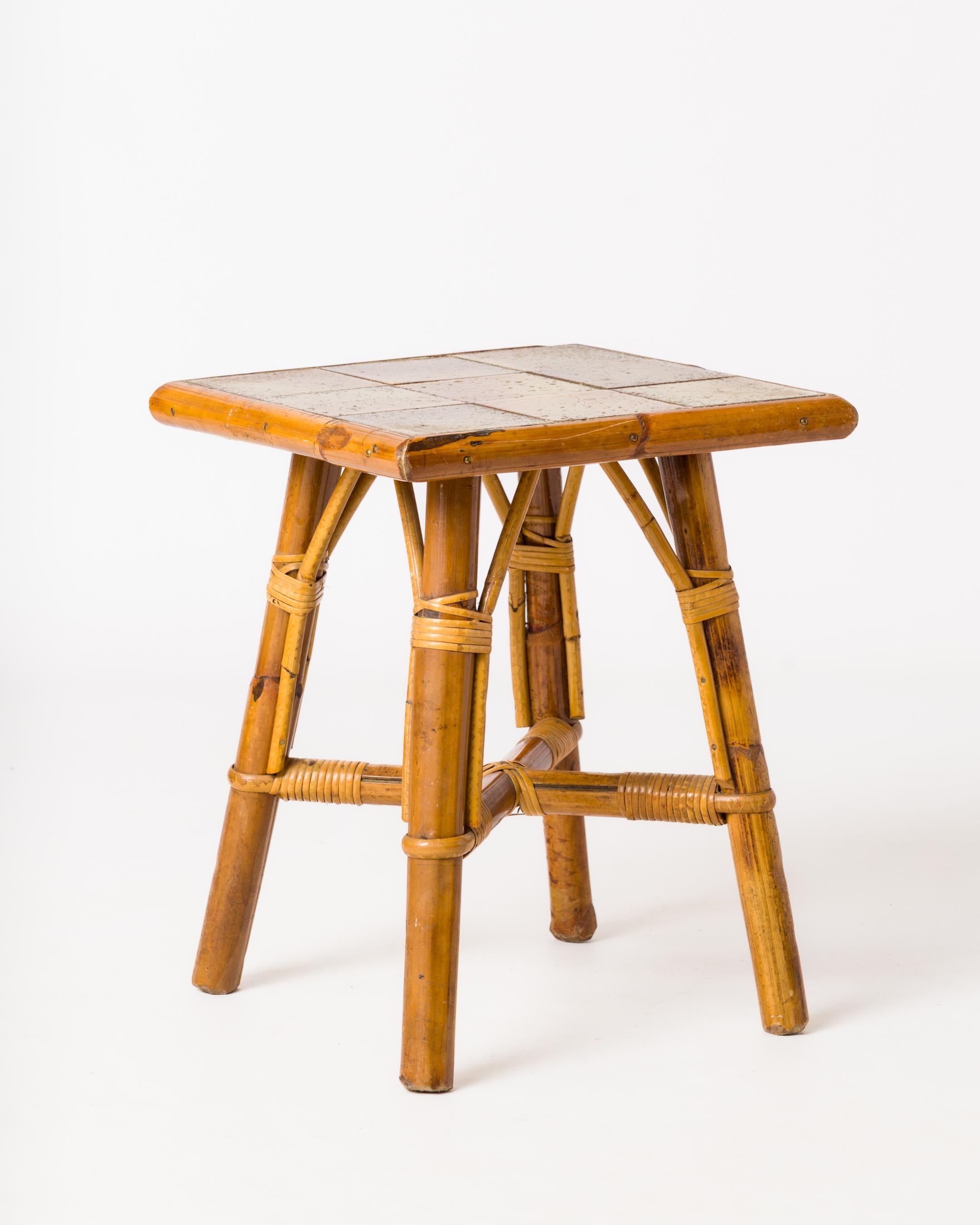 Vernissé Table d'appoint en grès émaillé et rotin att. Bergon Anduze - France 1950's en vente