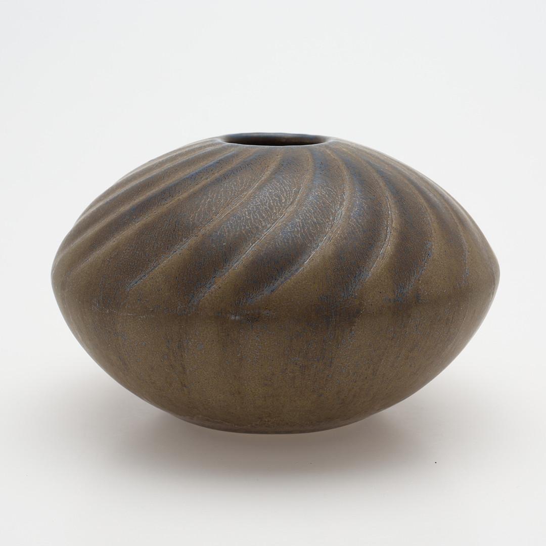 Vase en grès émaillé de Wilhelm Kåge. Atelier de Kåge, Suède, vers les années 1950. 