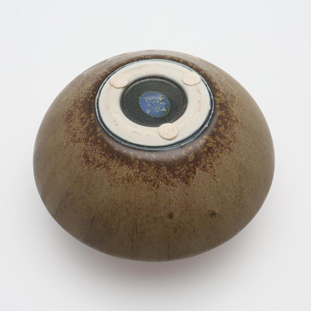 Scandinave moderne Vase en grès émaillé de Wilhelm Kåge. Suède vers les années 1950. en vente