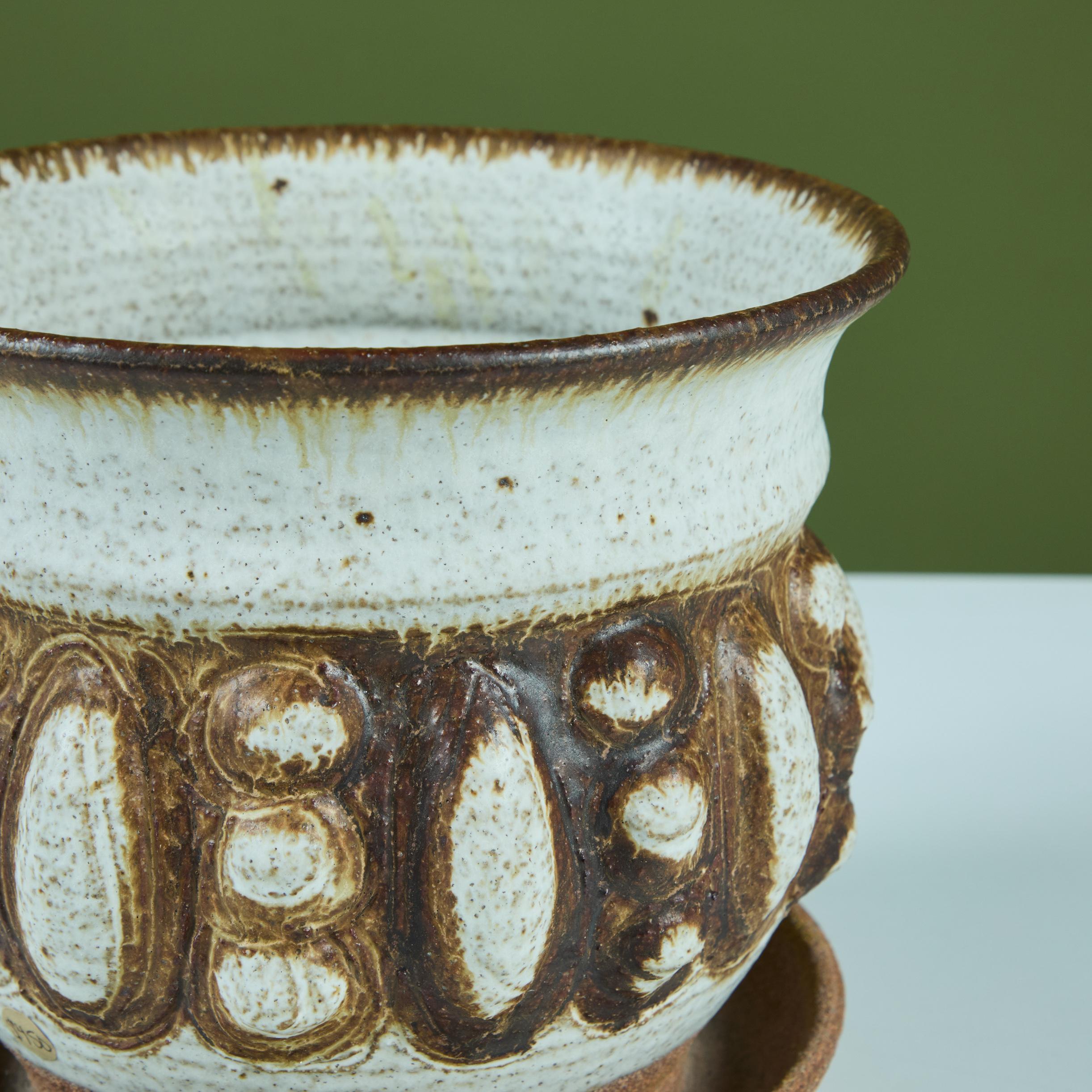 Vaso in gres smaltato con presa d'acqua in vendita 1