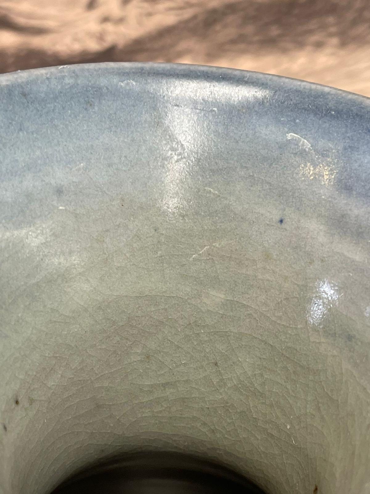 Poteries Vase en poterie émaillée de Studio en vente